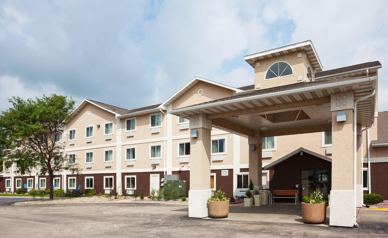 Vista Exterior Holiday Inn Express Deforest by IHG