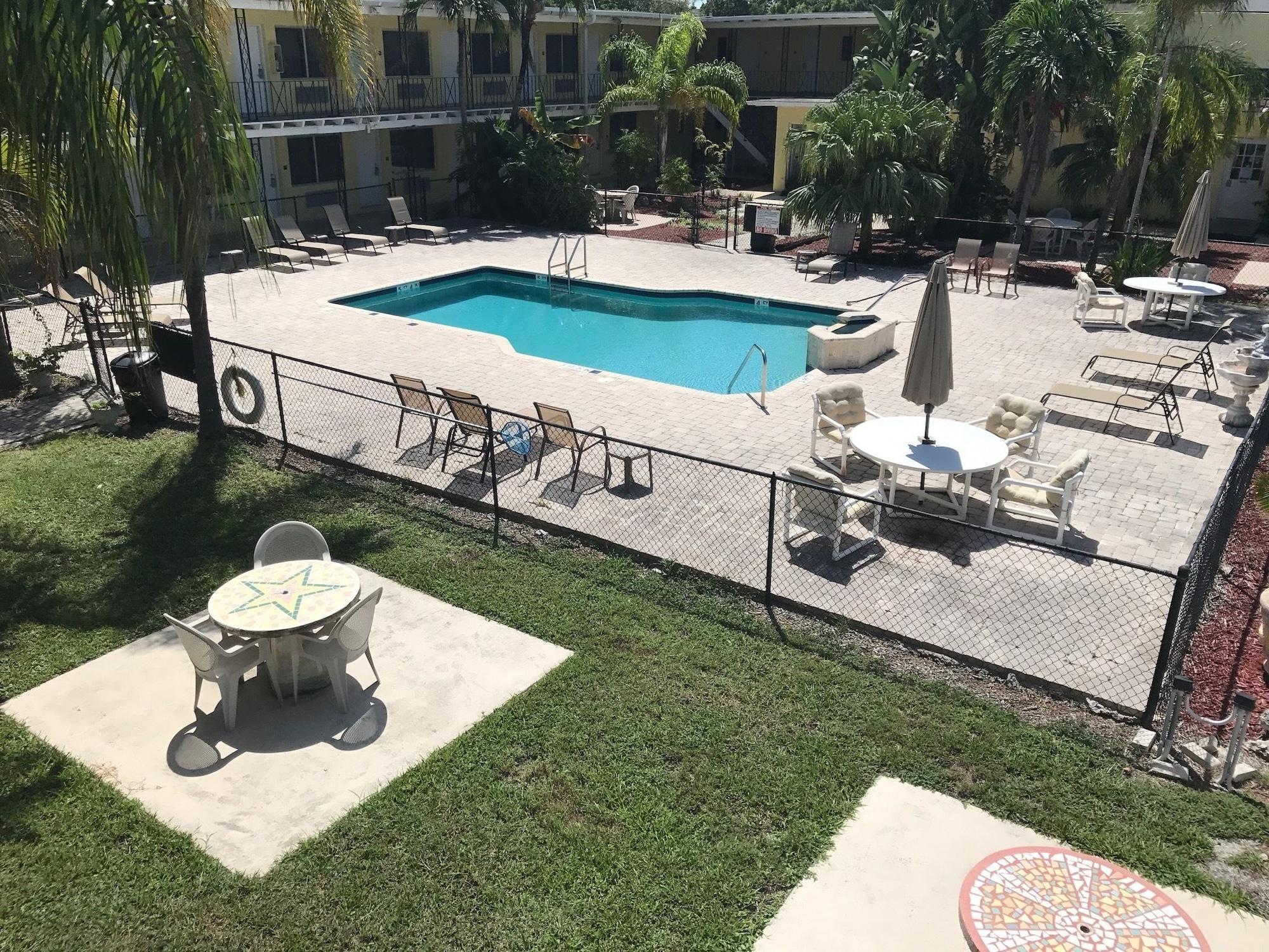 Varios Key Largo Inn