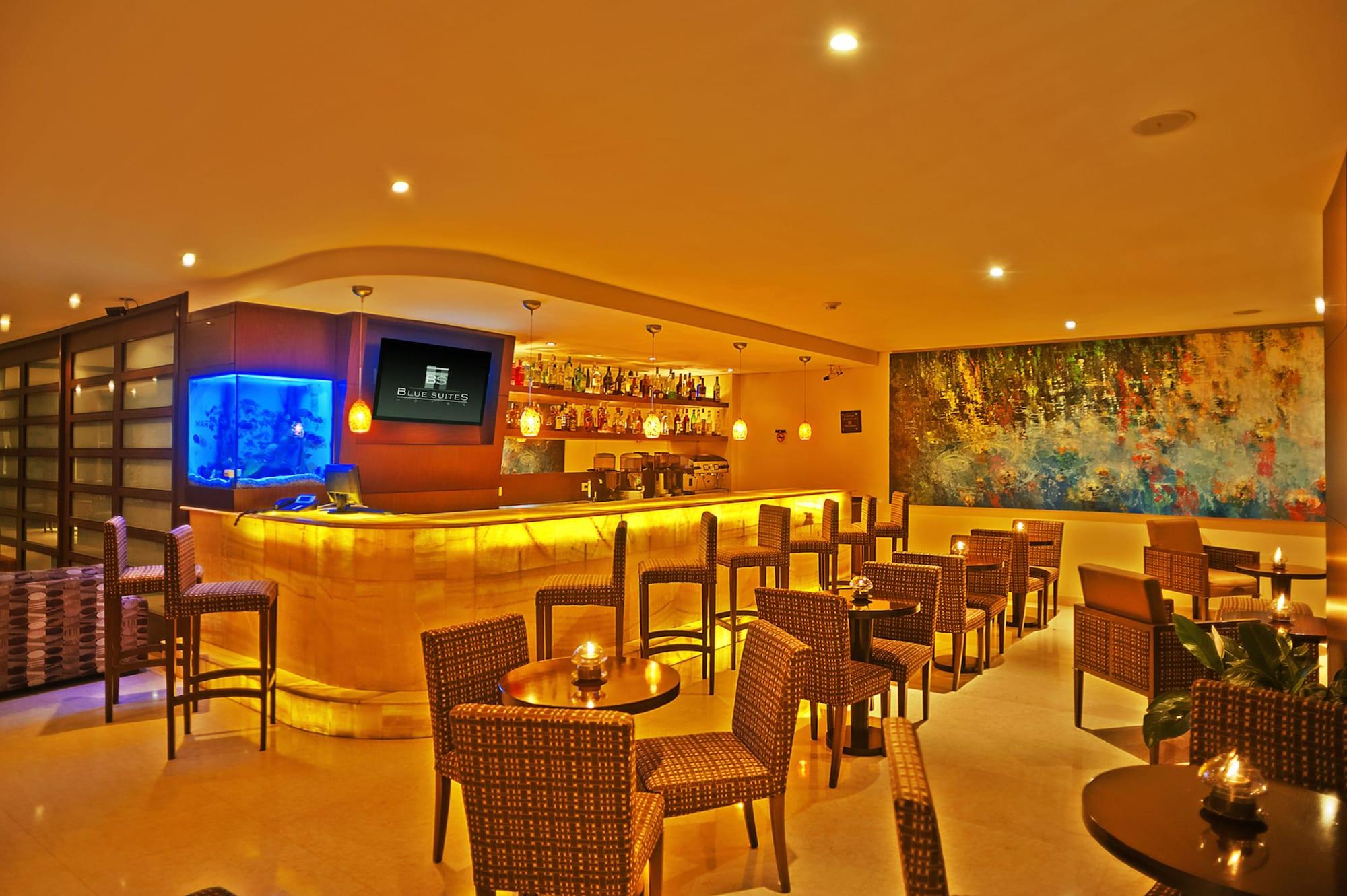 Bar/Salón Blue Suites Hotel