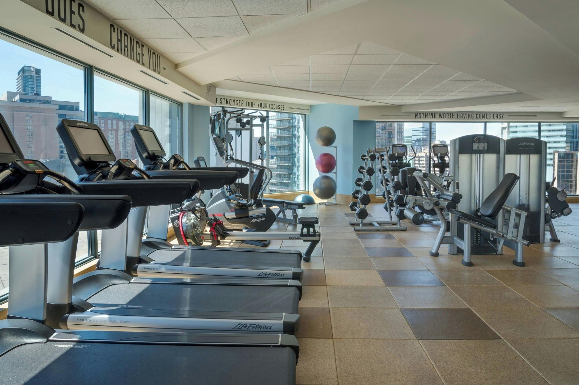 Gimnasio Marriott Downtown at CF Toronto Eaton Centre