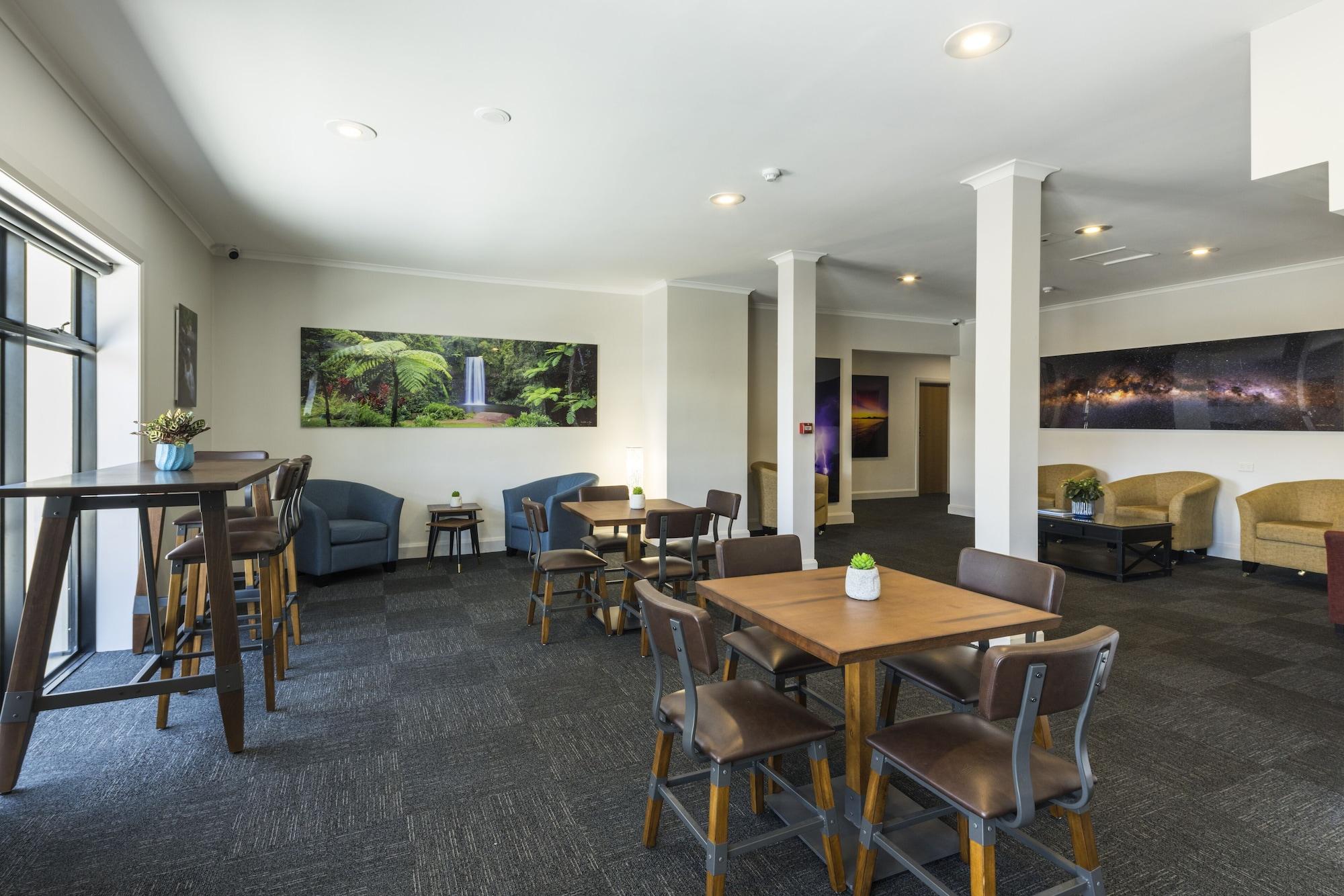 Vista Lobby The Abbott Boutique Hotel