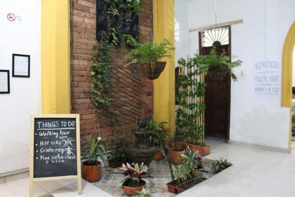 Vista Lobby La Casa de Adry - Hostal - Hostel
