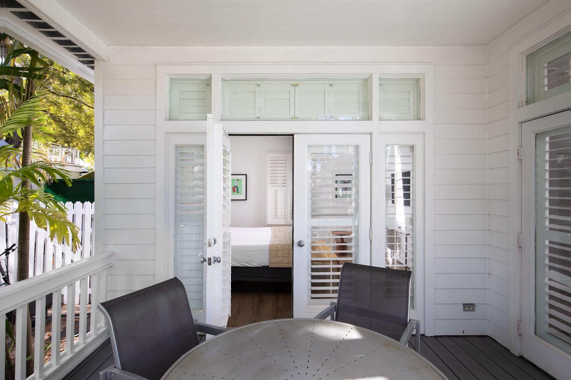 Vista Exterior Paradise Inn Key West - Adults Only