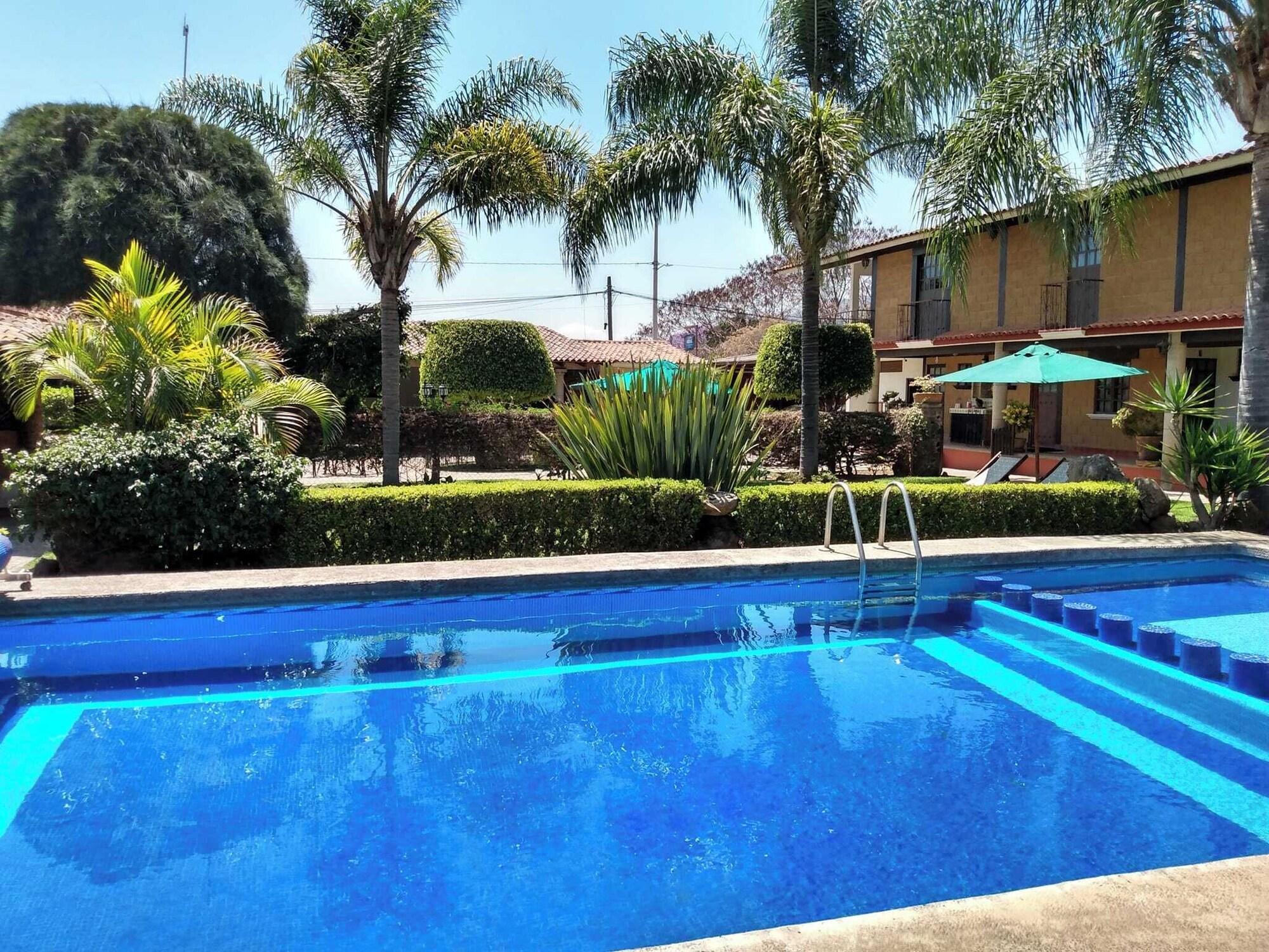 Vista Piscina Casa Akbal