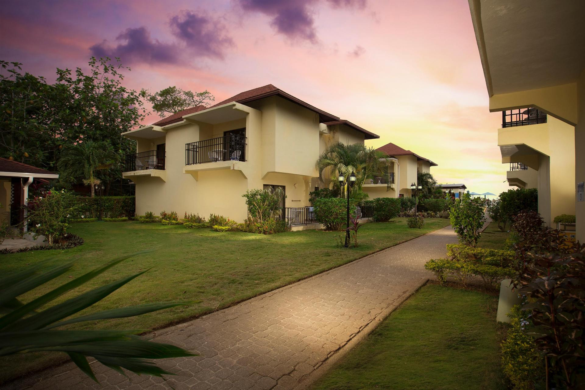 Vista Exterior Rooms on the Beach Negril