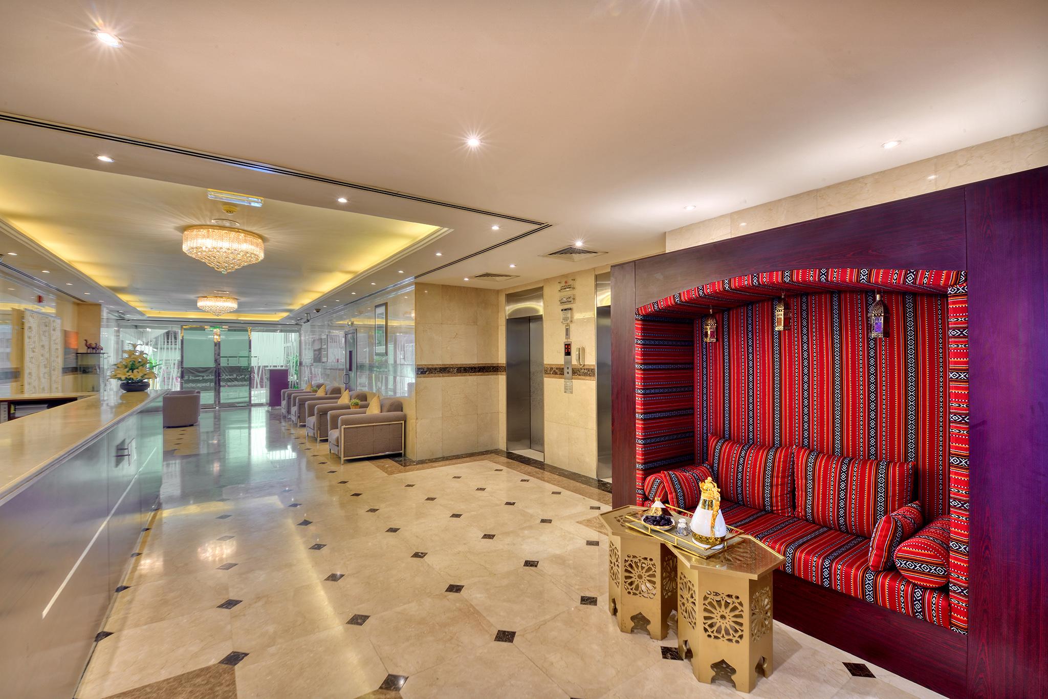 Vista Lobby Pearl Marina Hotel Apartments