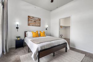 Alquiler Vacacional - 2-bedroom Modern apartment Near Downtown & Airport. Access to Pool + Gym