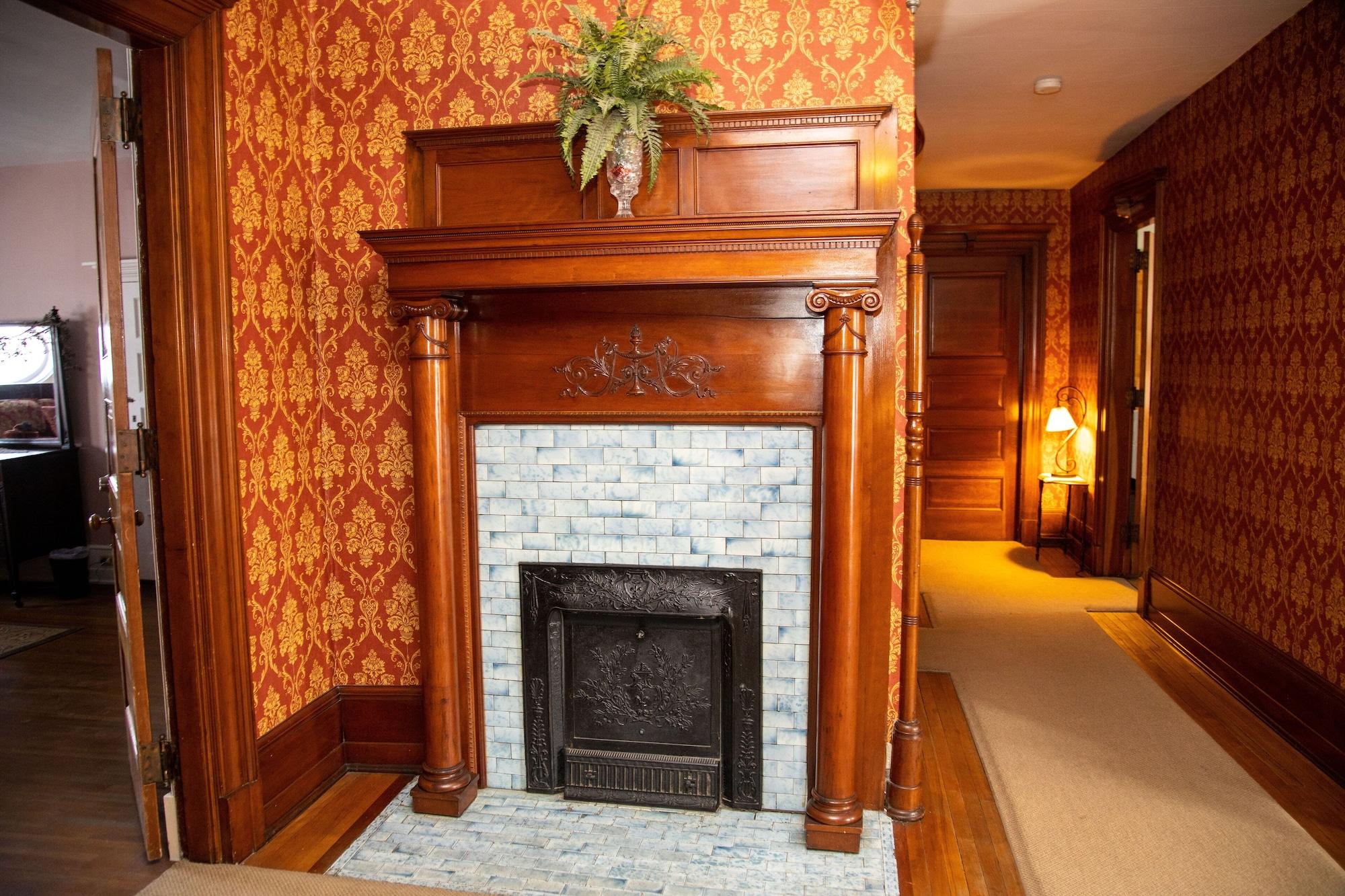 Varios Victorian Charm Inn