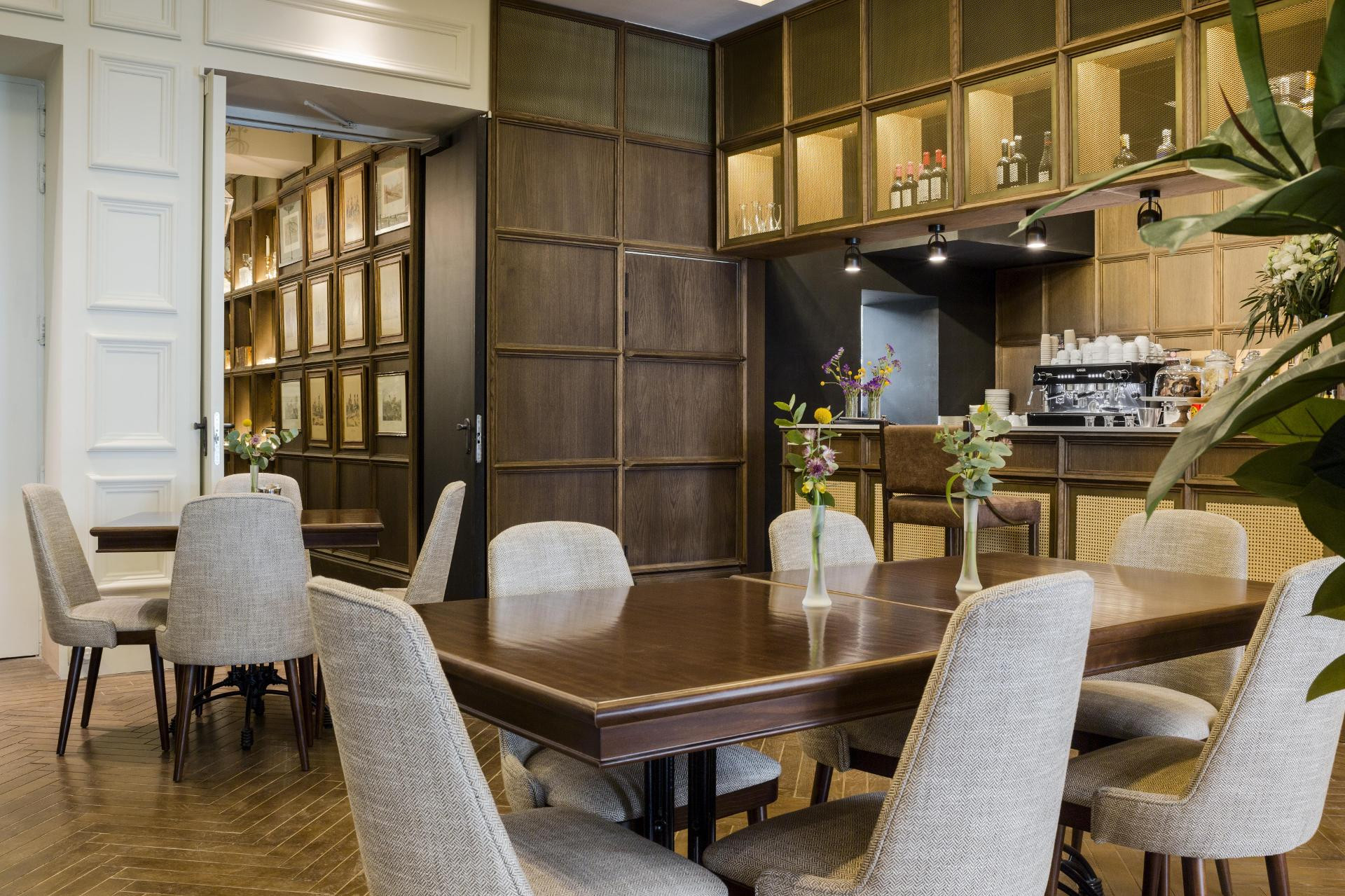Bar/Salón ICON Wipton