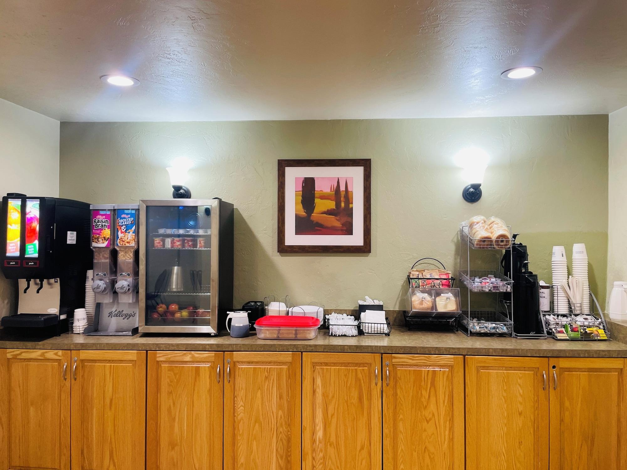 Restaurant Super 8 by Wyndham Lacey Olympia Area