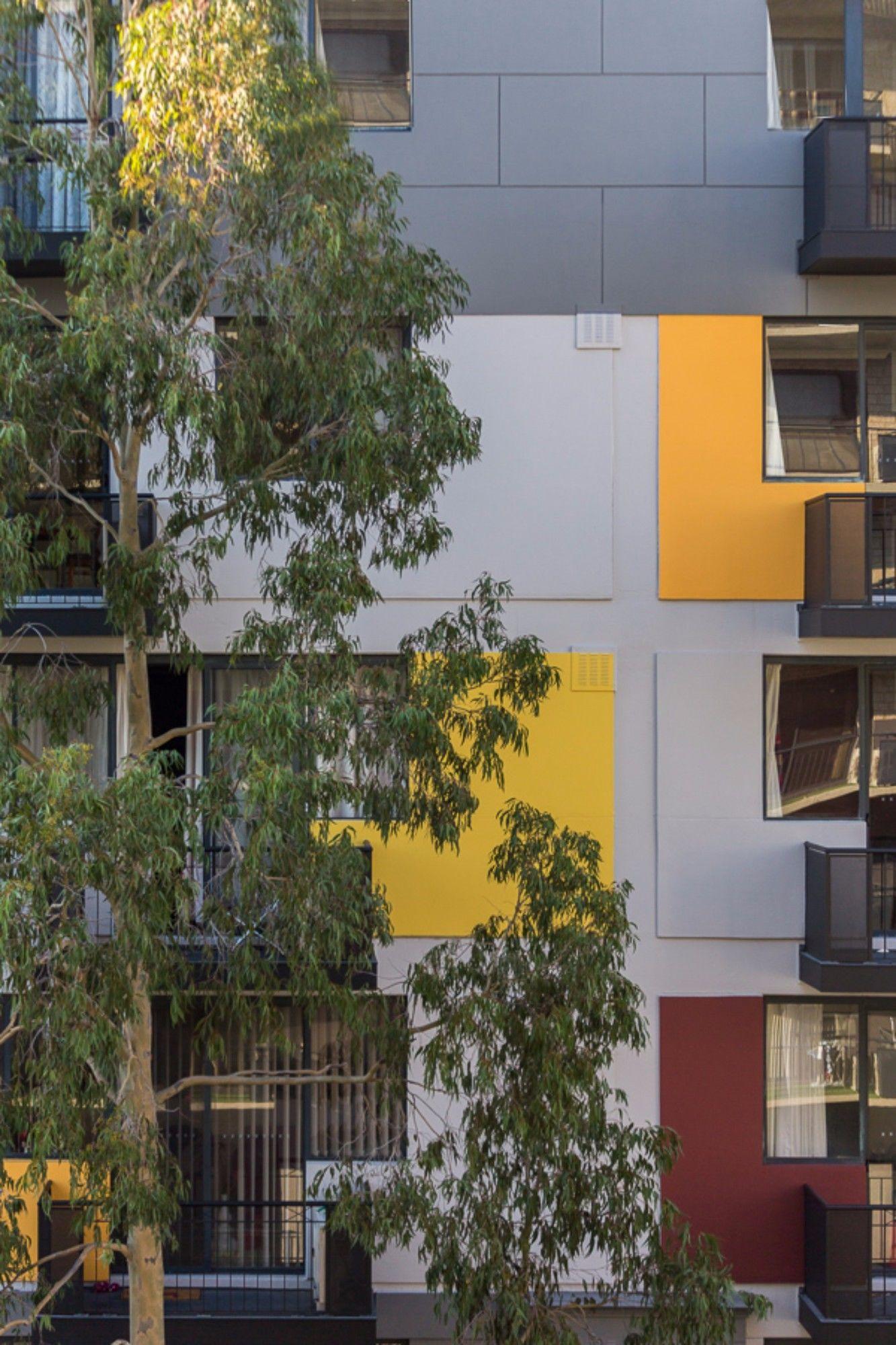 Vista Exterior Mont Clare Boutique Apartments