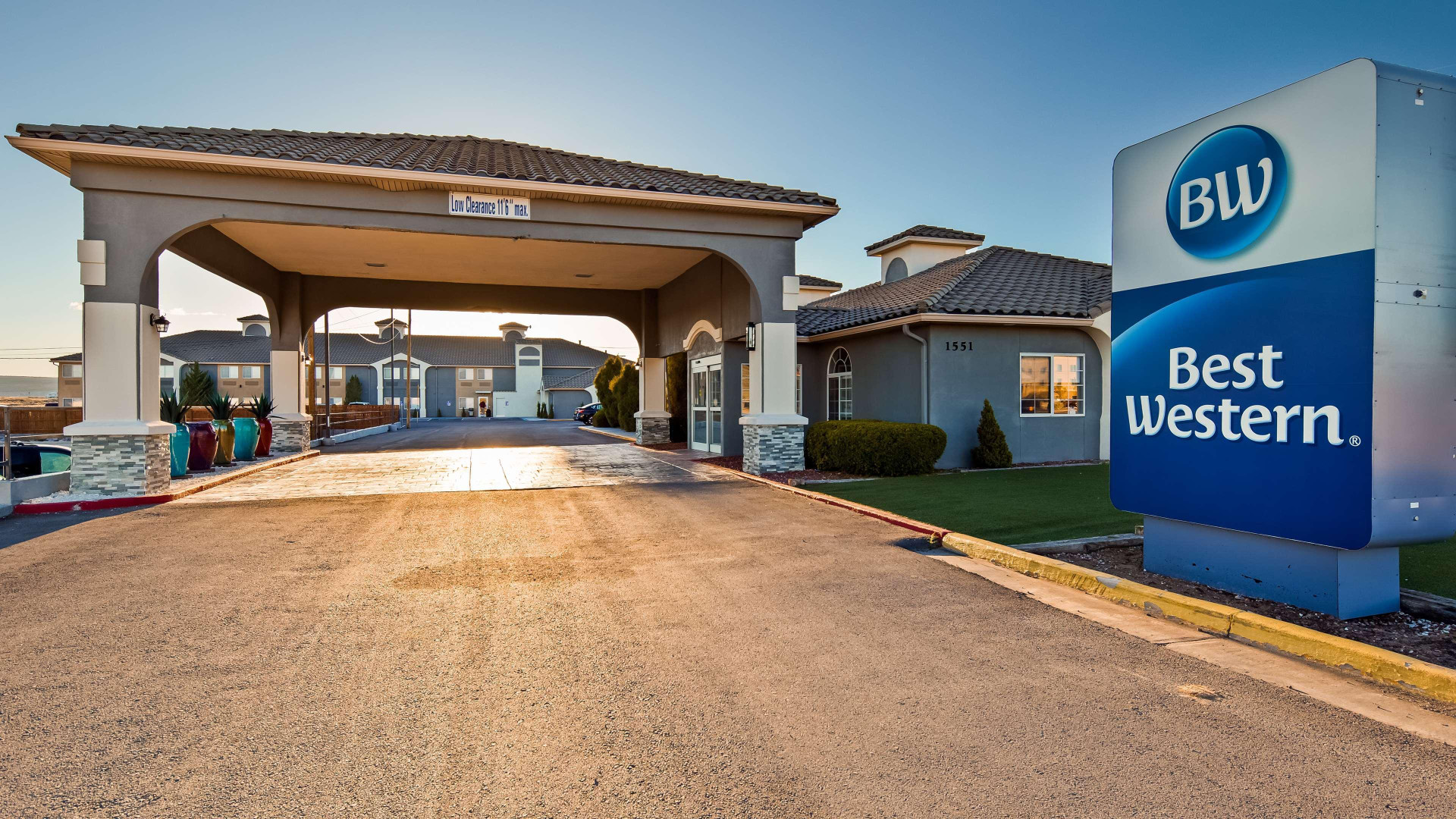 Vista Exterior Best Western Grants Inn