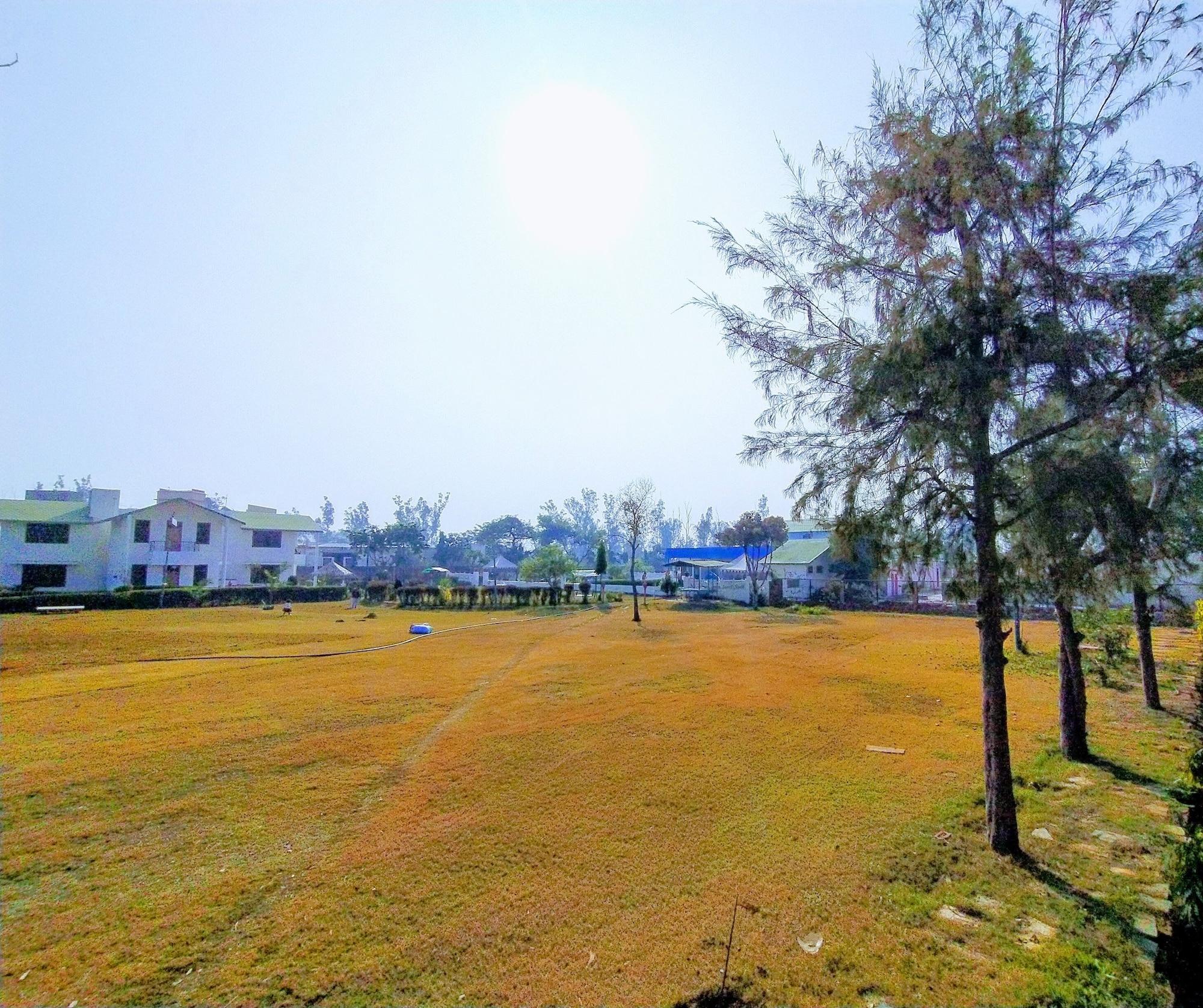 Vista Exterior The New Swaraj Resort