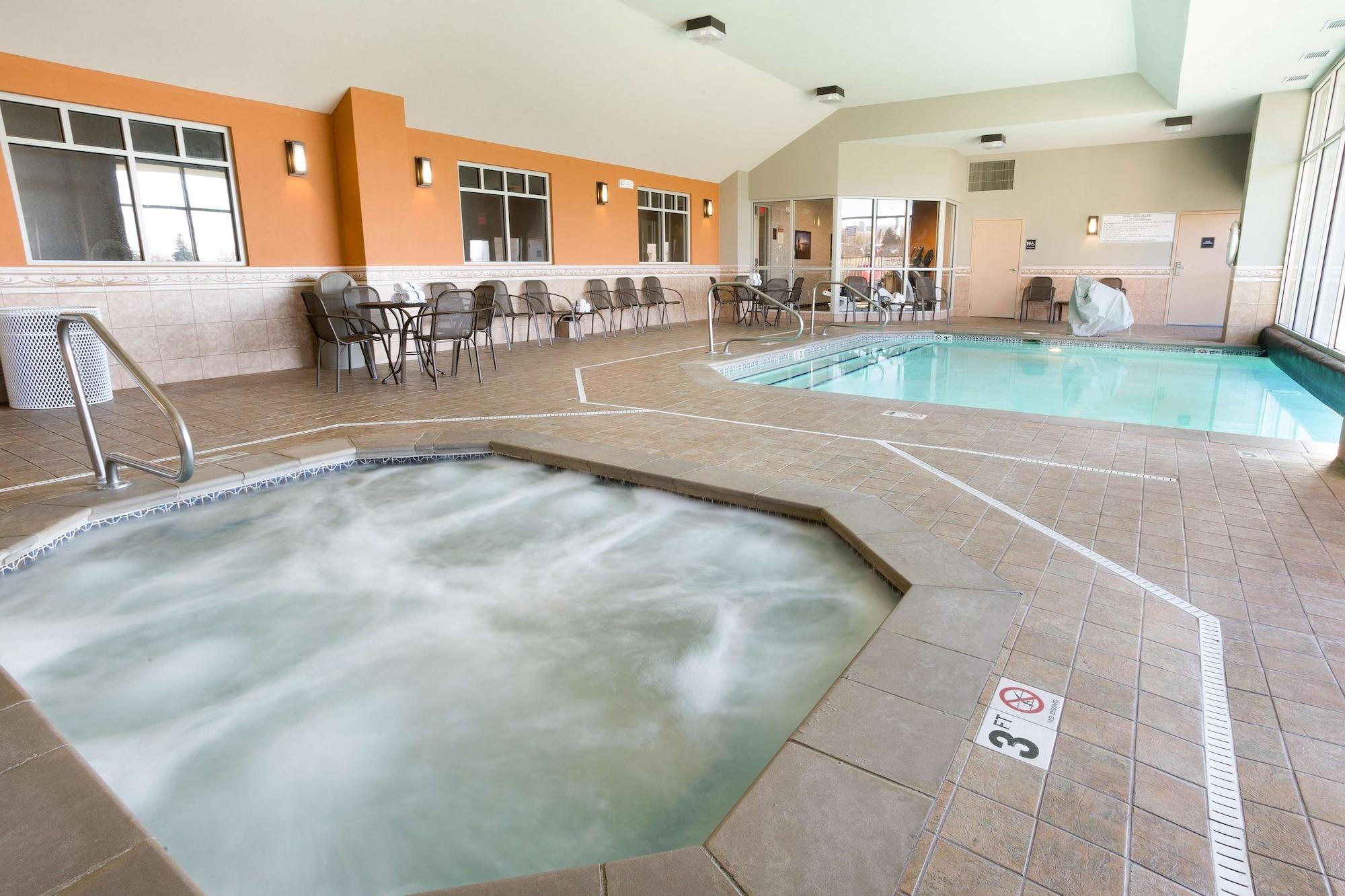Vista Piscina Drury Inn & Suites Cincinnati Sharonville