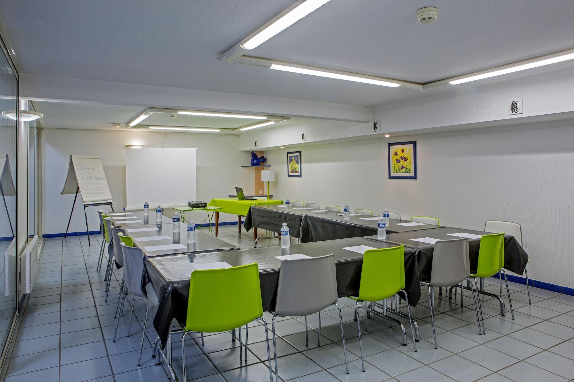 Sala de Reuniones B&B HOTEL Aurillac Le Lioran