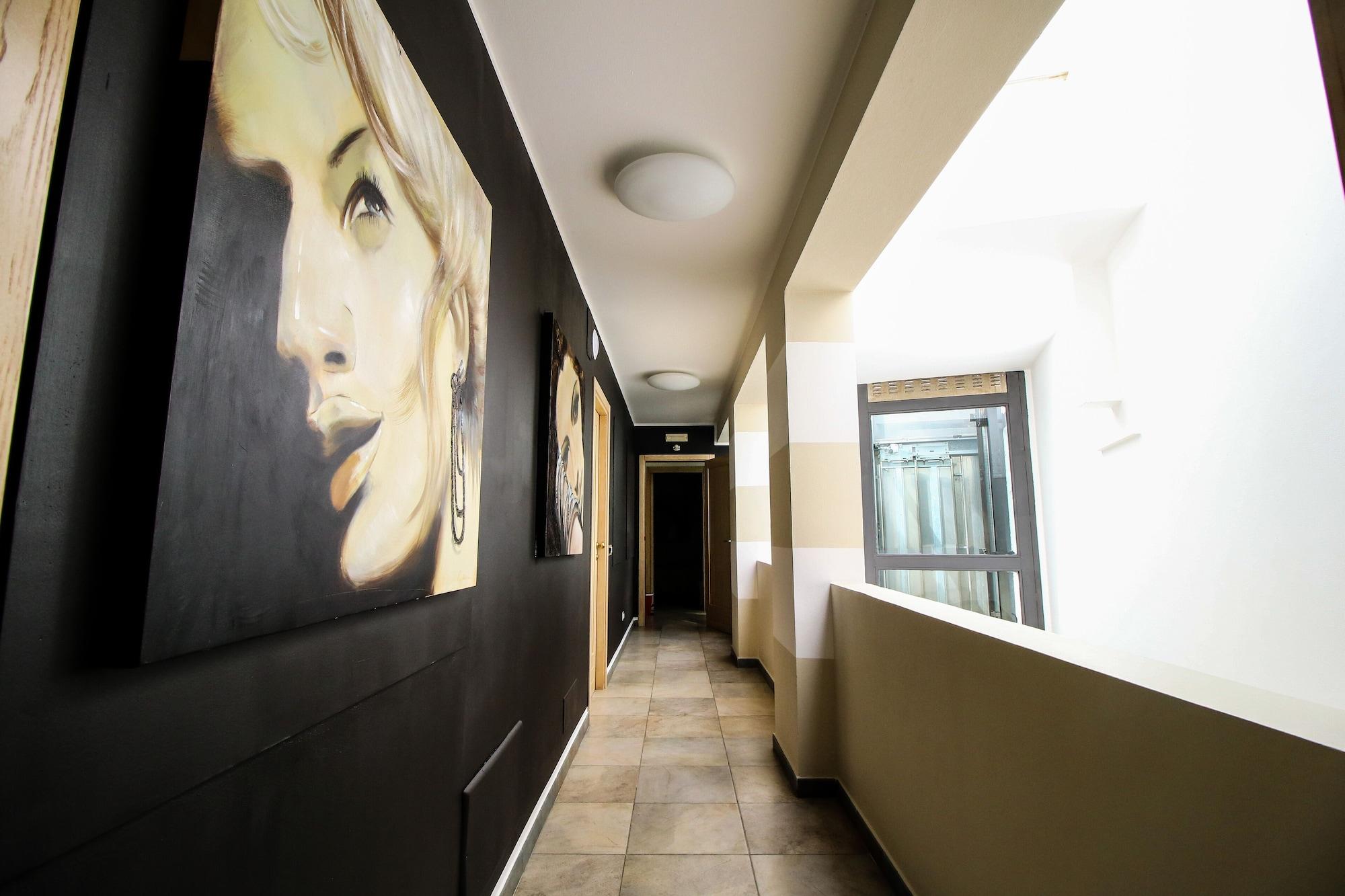 Varios Hotel Nautic