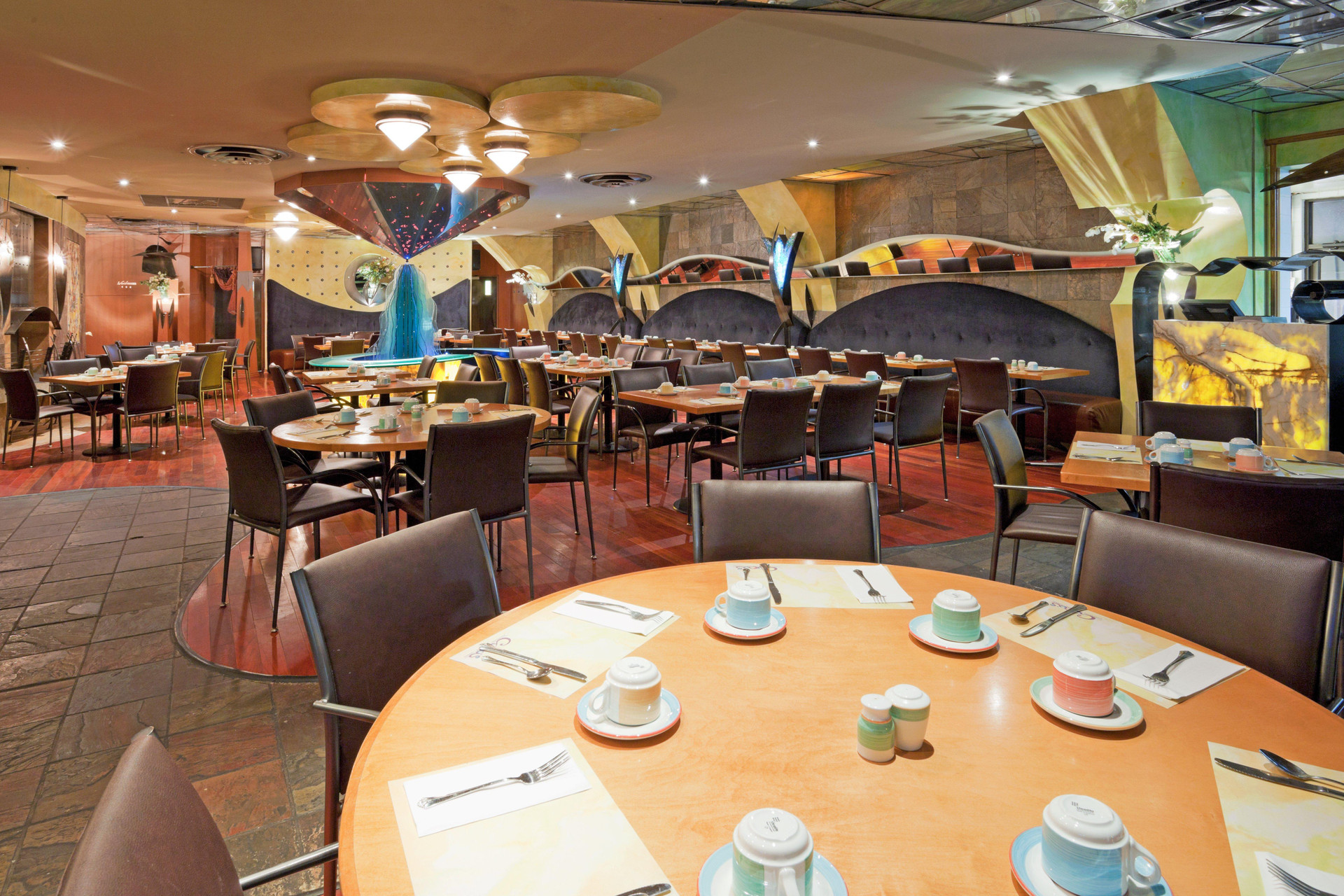 Restaurant Holiday Inn by the Falls