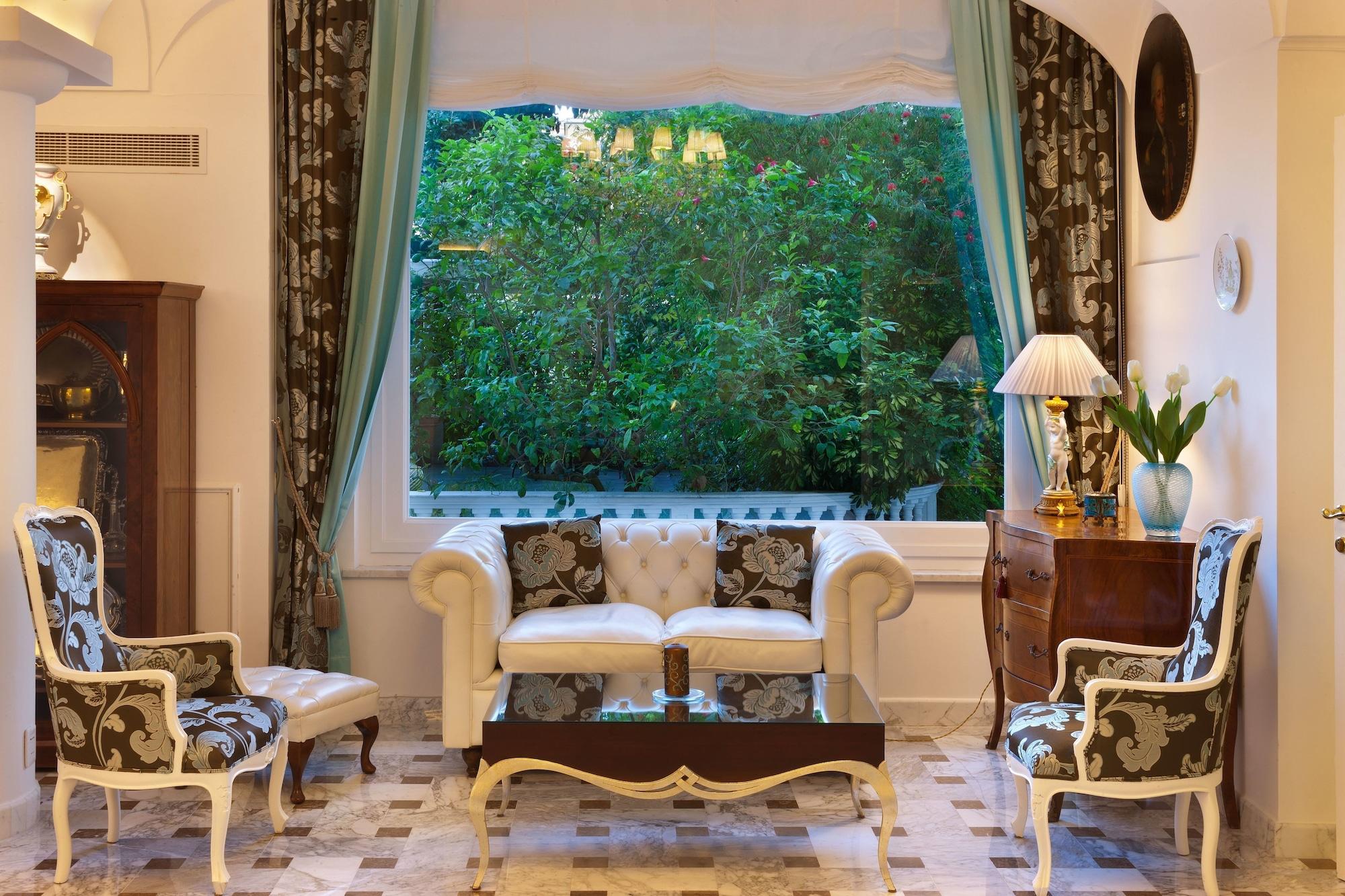 Vista Lobby Grand Hotel La Favorita