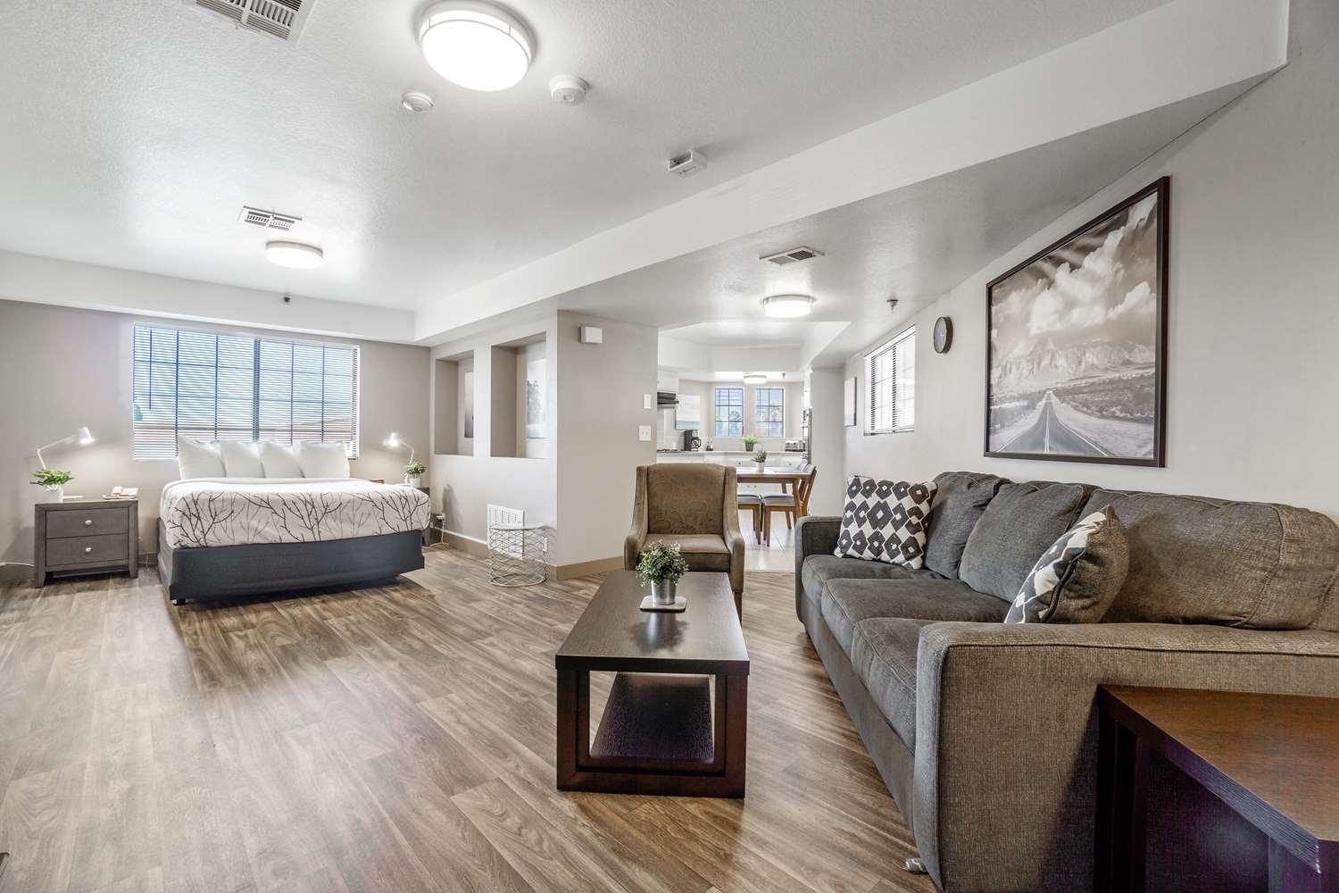Suite SureStay Plus Hotel by Best Western El Cajon