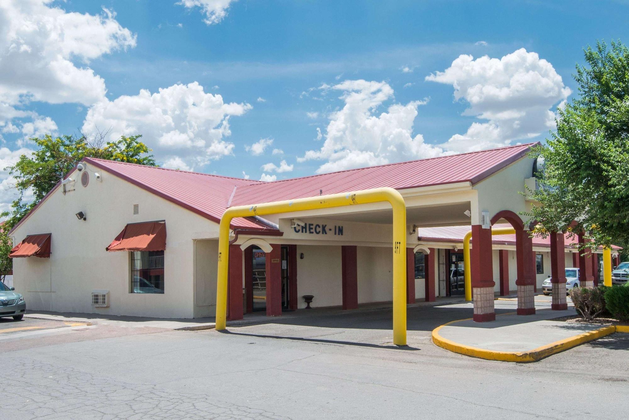 Vista Exterior Days Inn by Wyndham Gallup