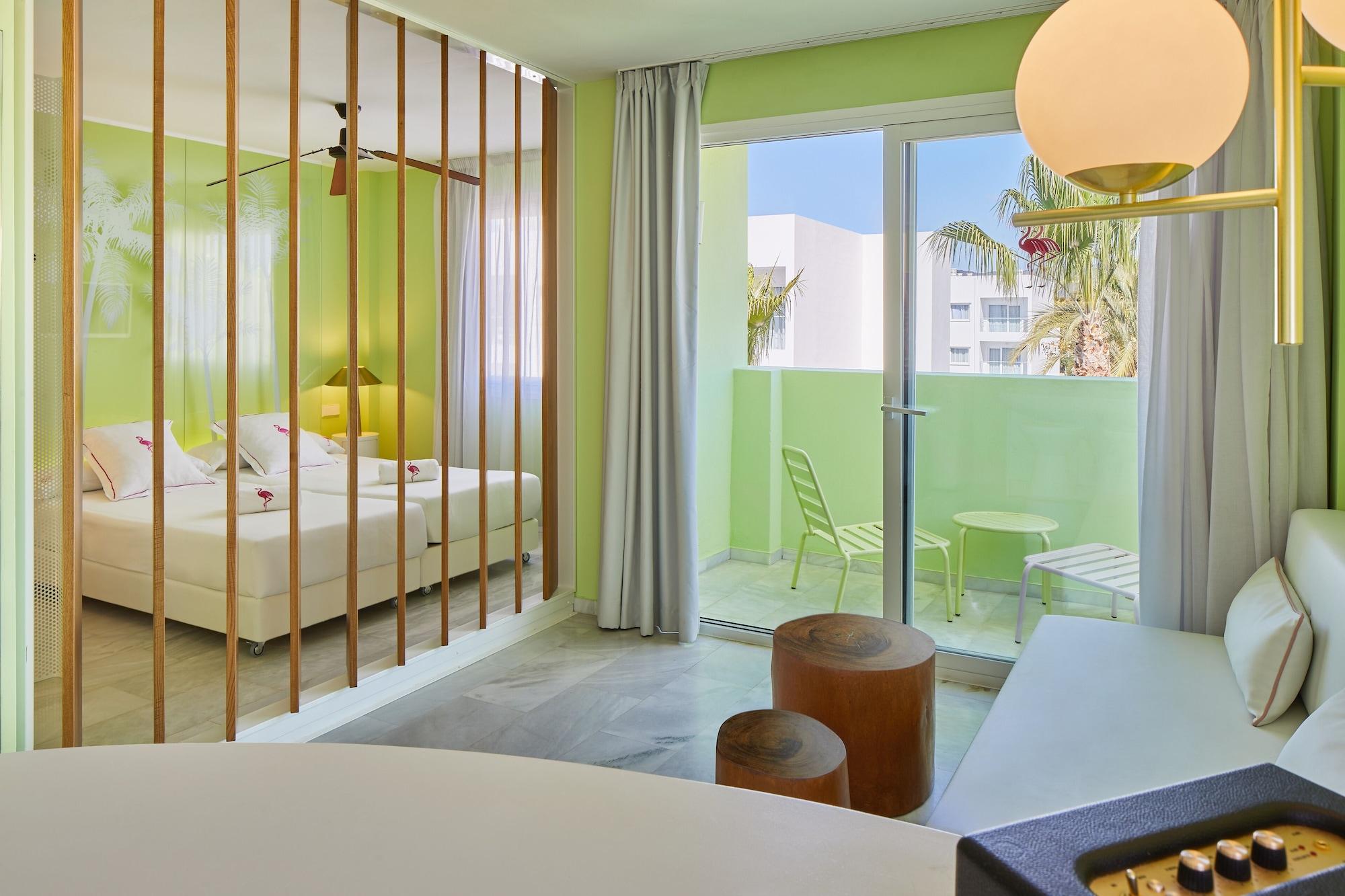 Quarto Tropicana Ibiza Suites - Adults Only