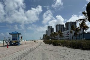 Renta temporal - Oceanfront Coastal Escape on Hollywood Beach