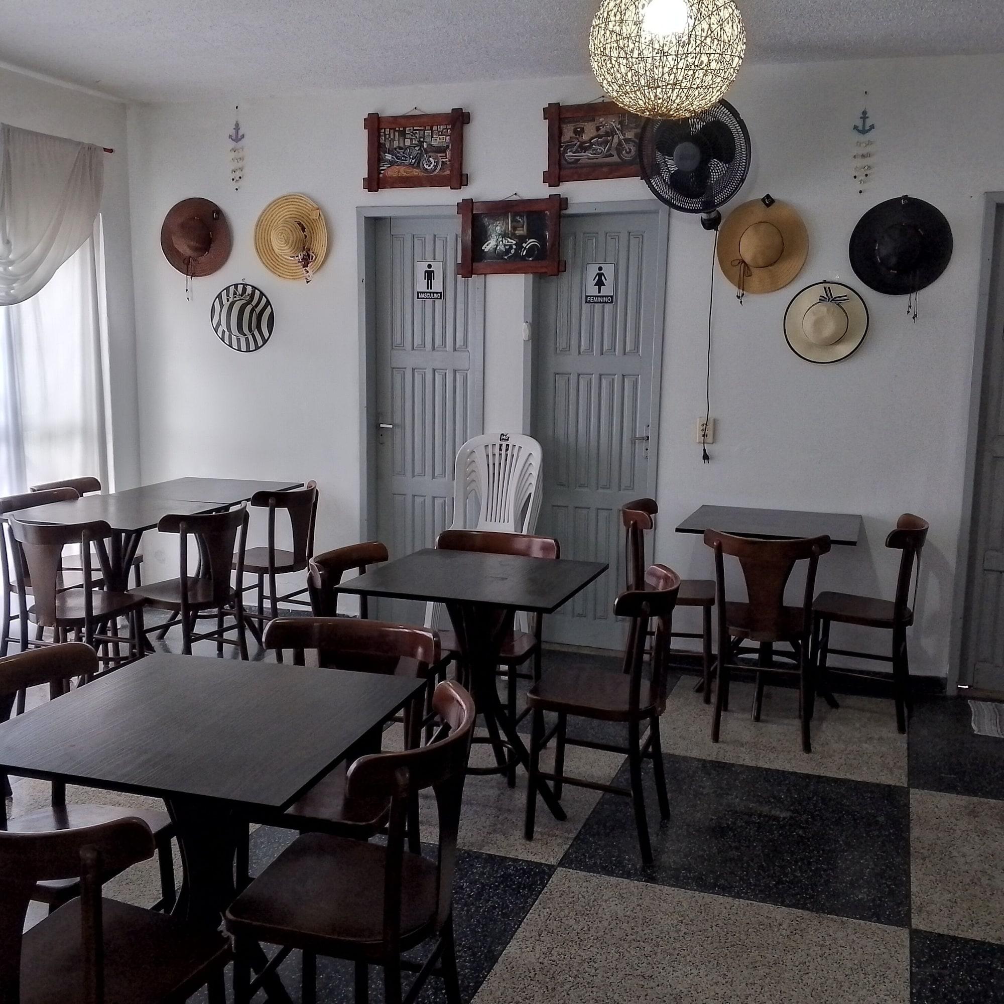 Bar/Salón Pousada Girassol