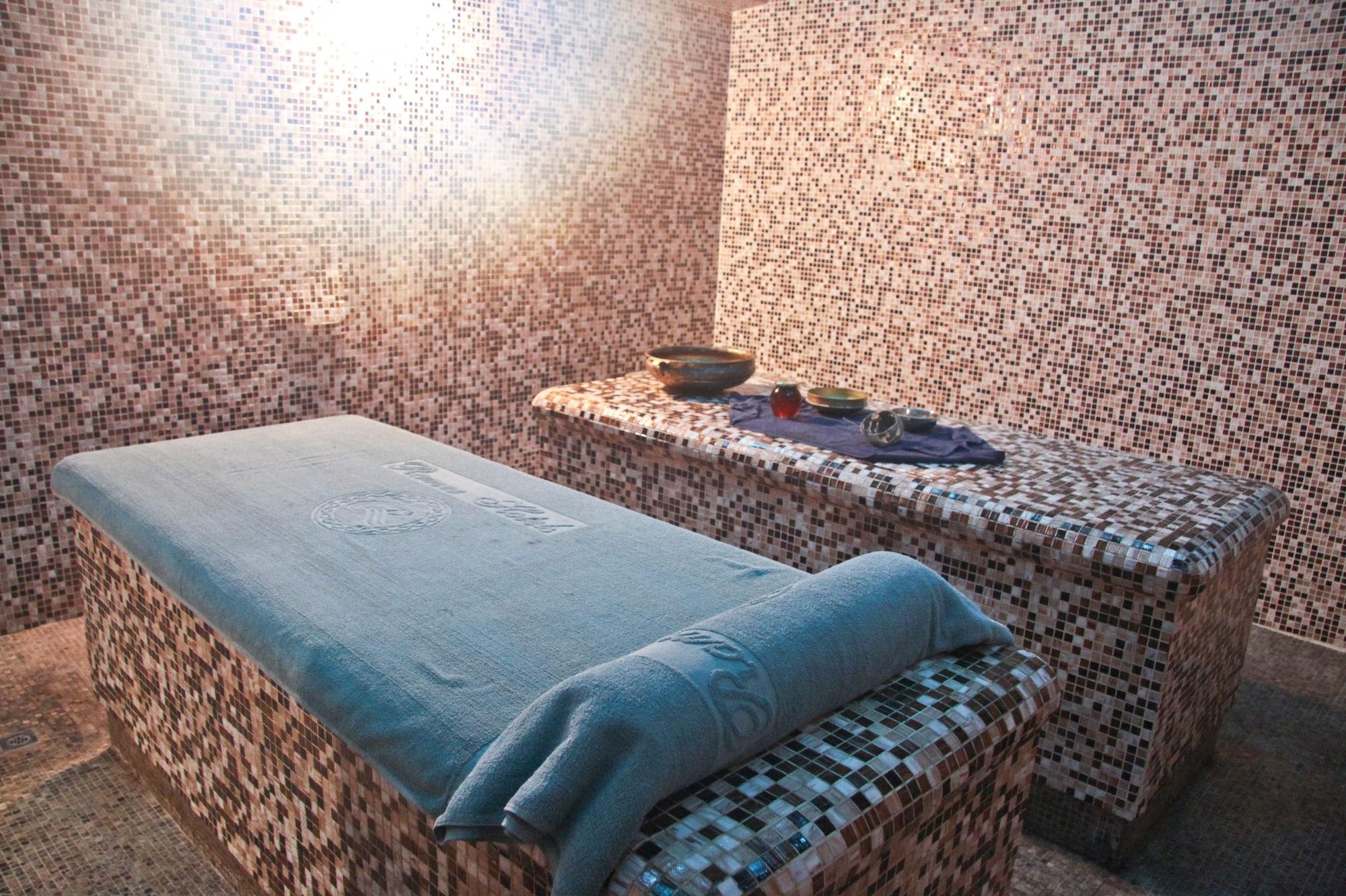 Spa Ramee Rose Hotel