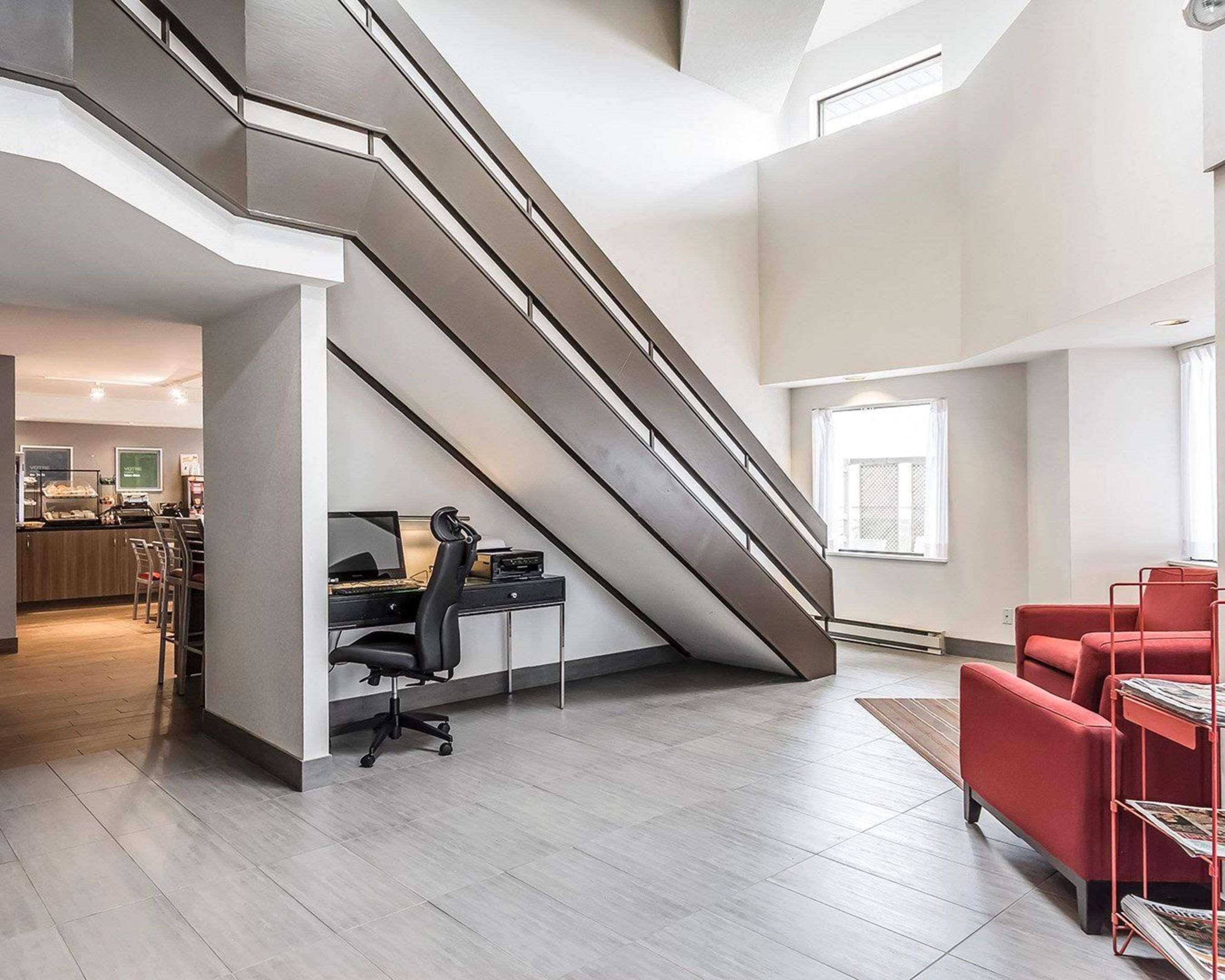 Vista Lobby Comfort Inn Chicoutimi