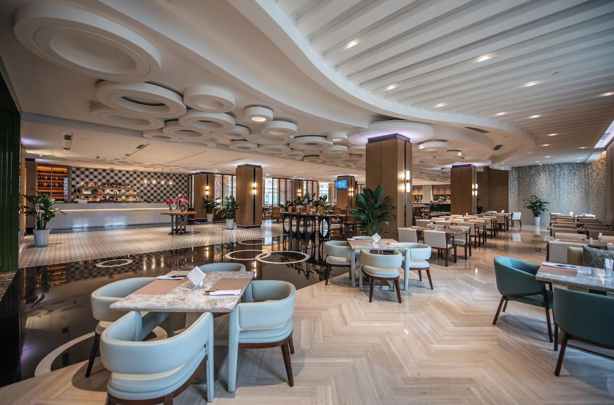 Restaurant Rainbird International Hotel