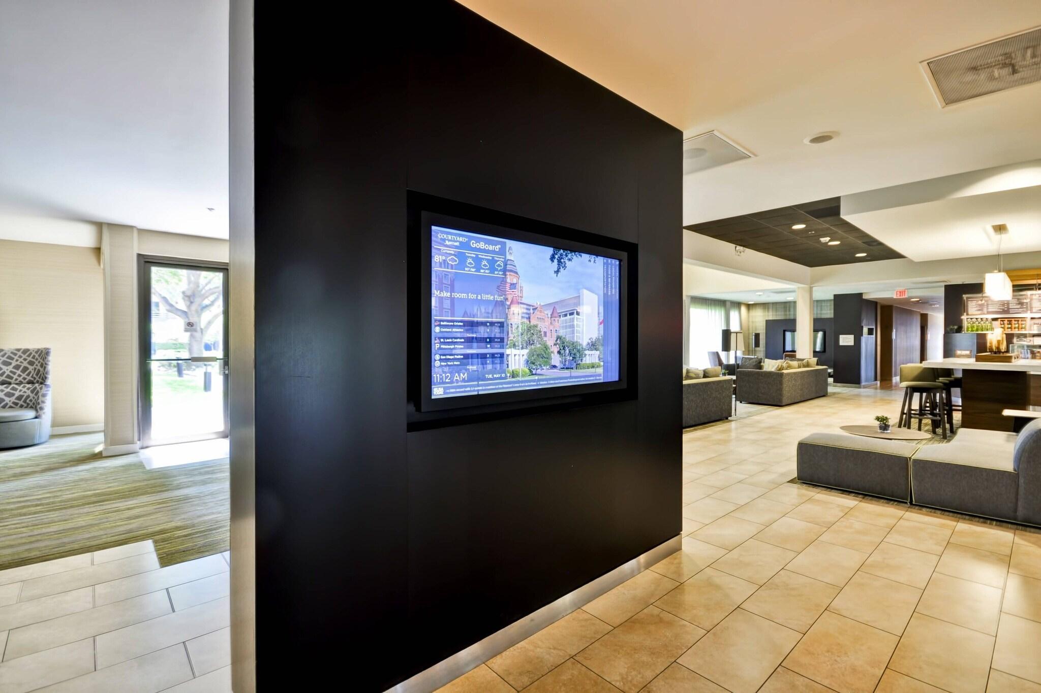 Vista Lobby Courtyard by Marriott Dallas Medical/Market Center