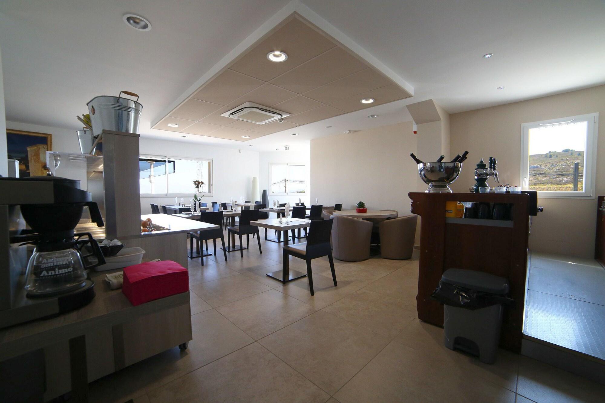 Bar/Salón Hôtel Restaurant les Pielettes