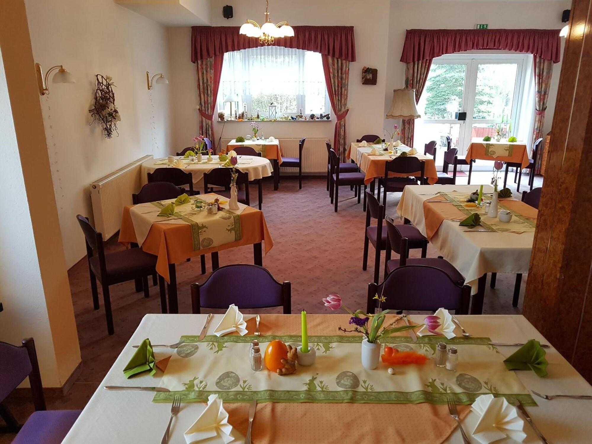 Restaurant A Beautiful Rural Farmhouse With Flexible Living Space And Great Views