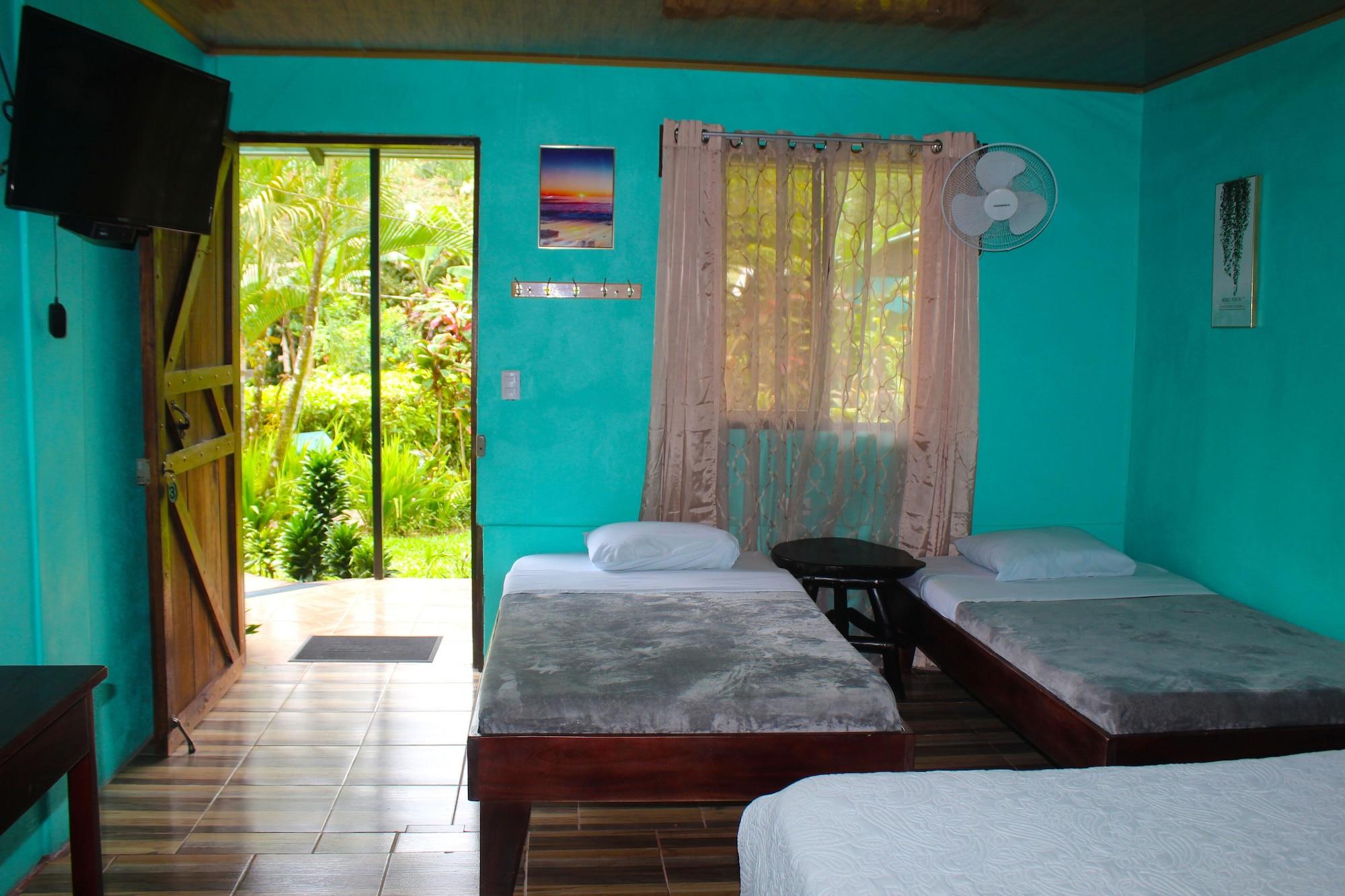 Vista Lobby Posada Río Celeste La Amistad