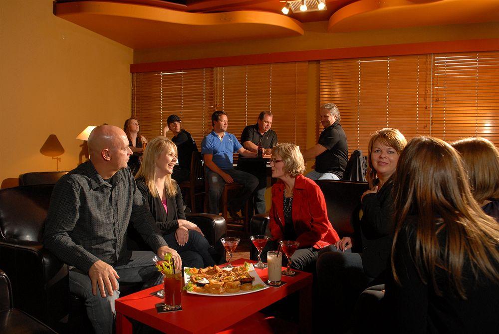 Restaurant Chateau Regina Hotel and Suites