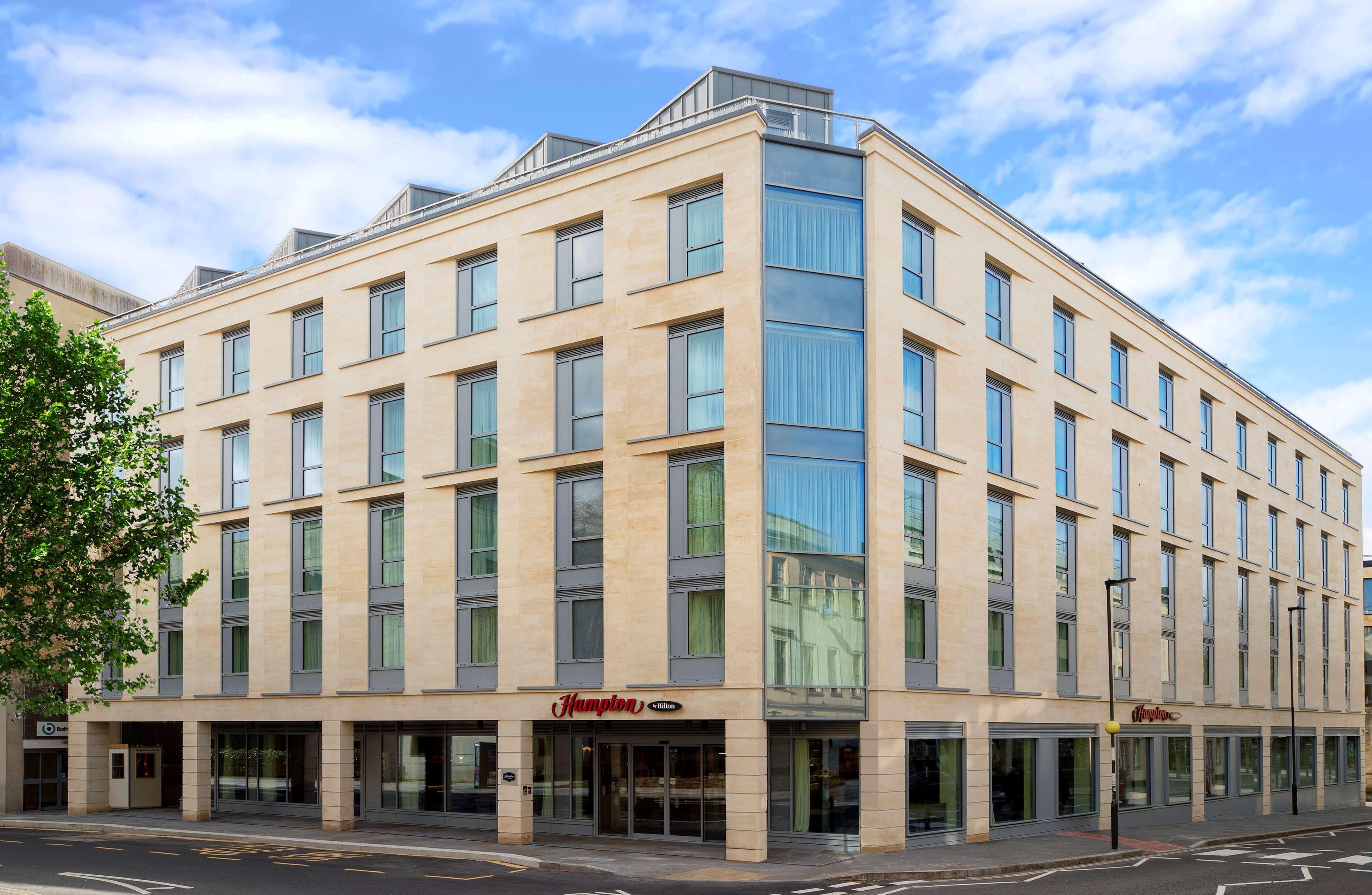 Vista Exterior Hampton by Hilton Bath City