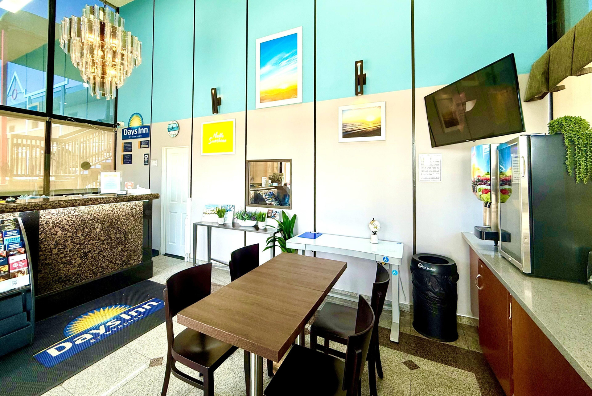 Vista Lobby Days Inn by Wyndham Los Angeles LAX Airport/Stadium Area