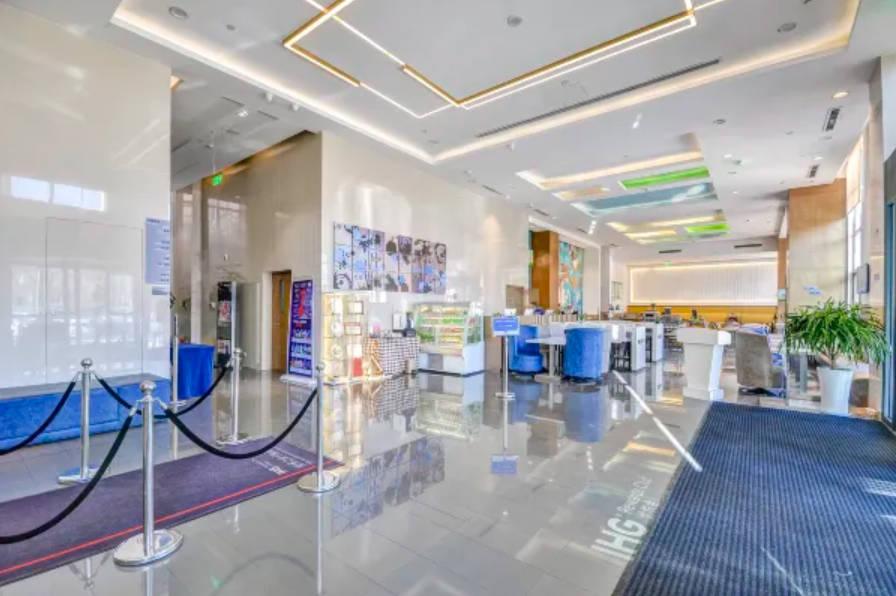 Vista Lobby Holiday Inn Express Langfang Park View