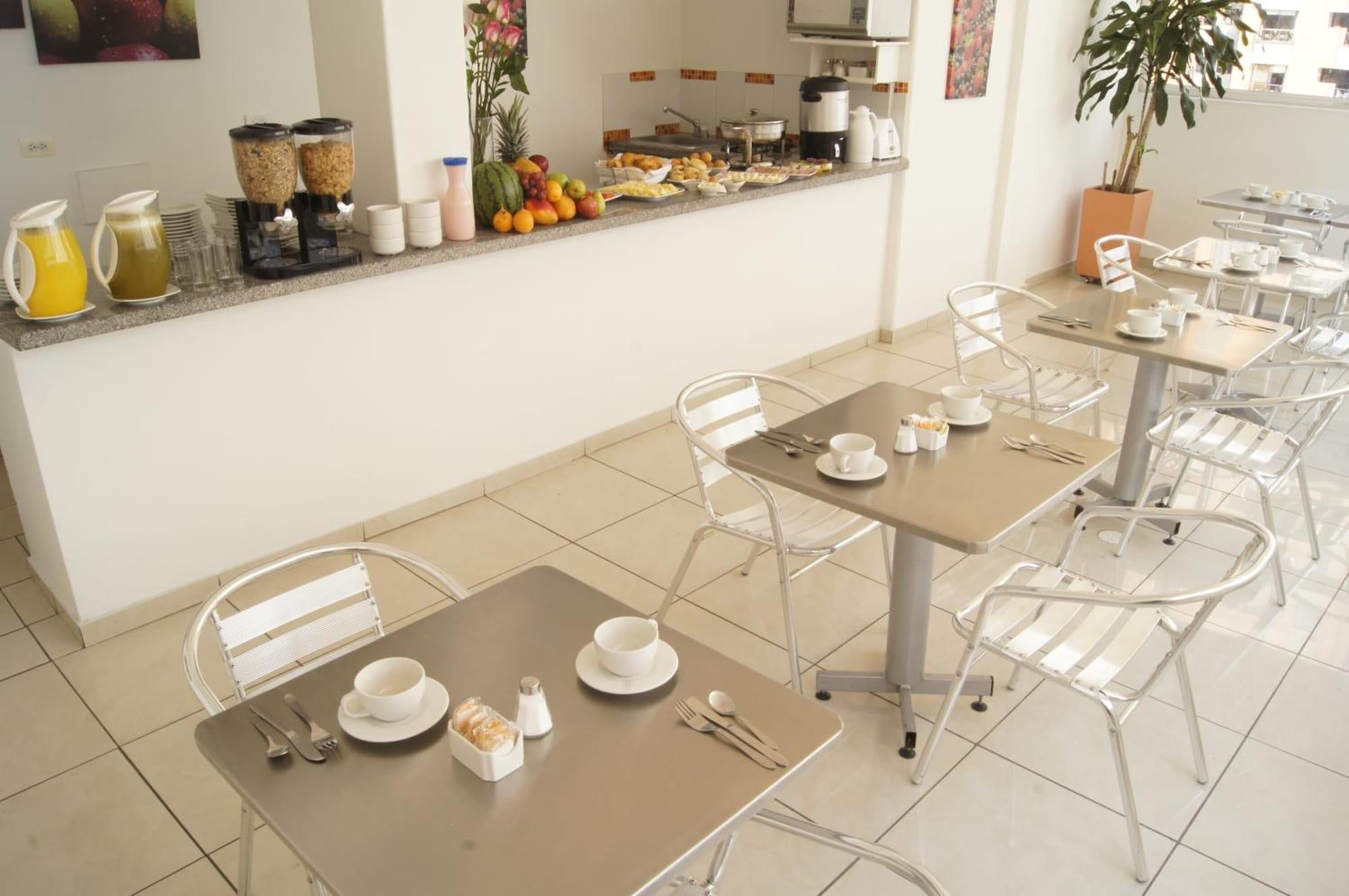 Restaurant Basic Hotel Centenario by Hoteles MS