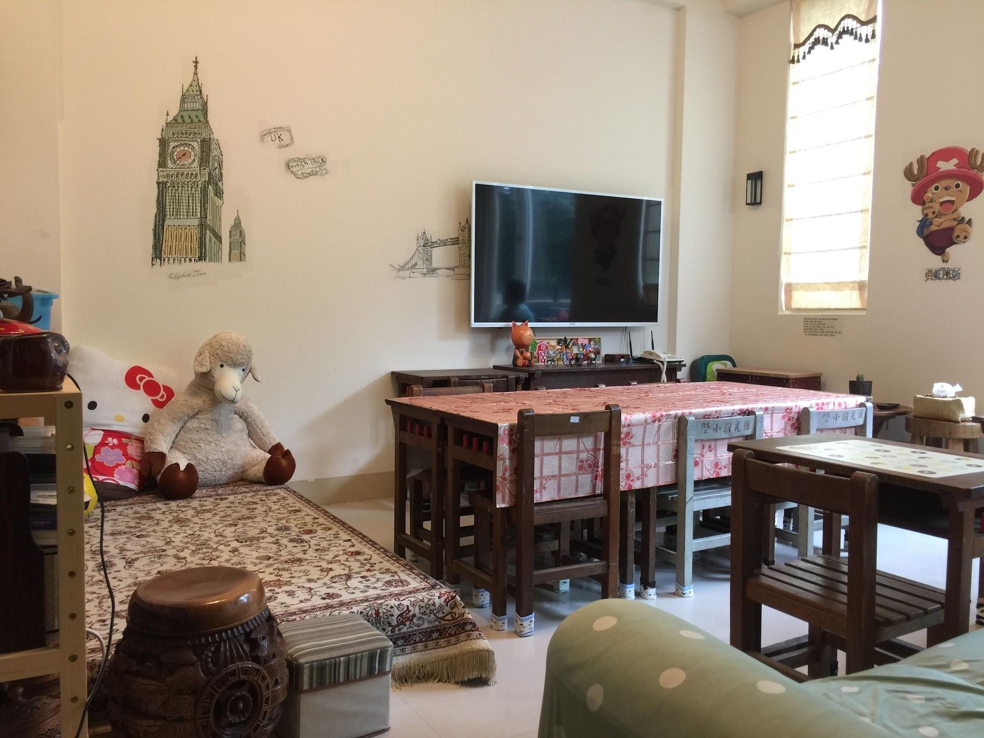 Vista Lobby Dan Dan House