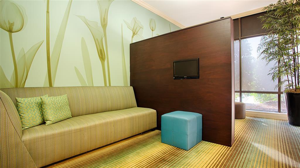 Vista Lobby Best Western Plus Cary Inn - NC State