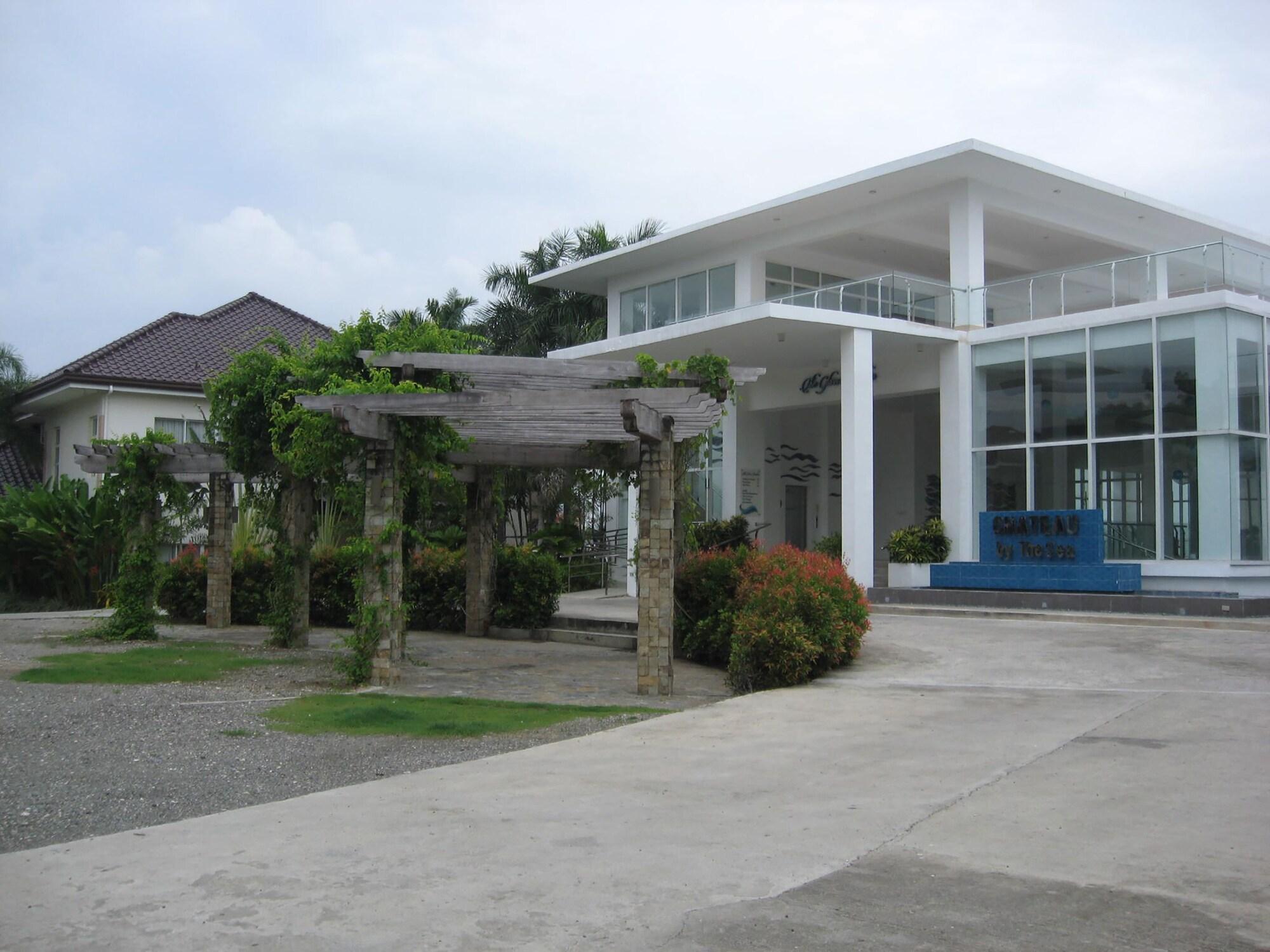 Vista Exterior Chateau By The Sea