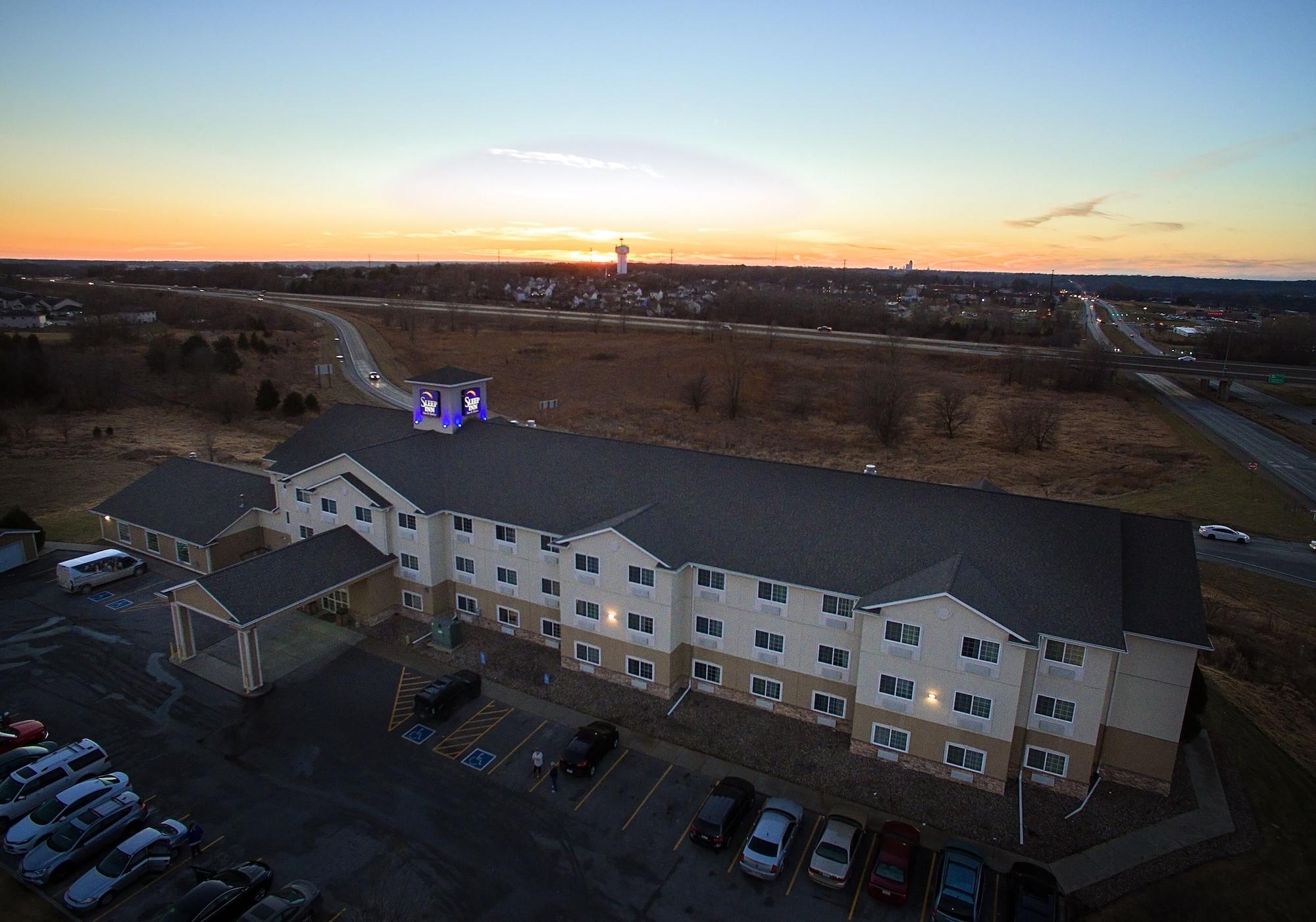 Vista Exterior Sleep Inn & Suites Pleasant Hill - Des Moines