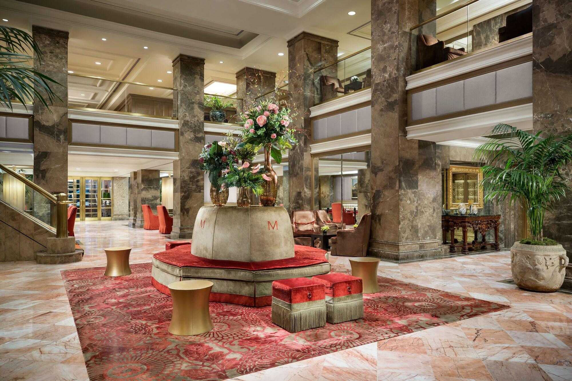 Vista Lobby The Michelangelo Hotel