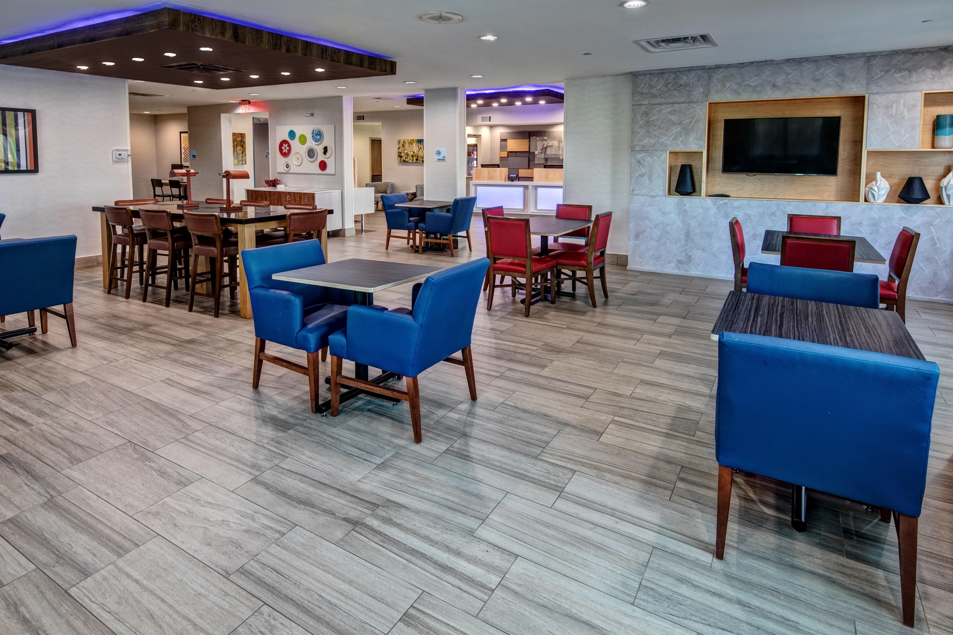 Vista Lobby Holiday Inn Express Hotel & Suites Memphis Southwind by IHG