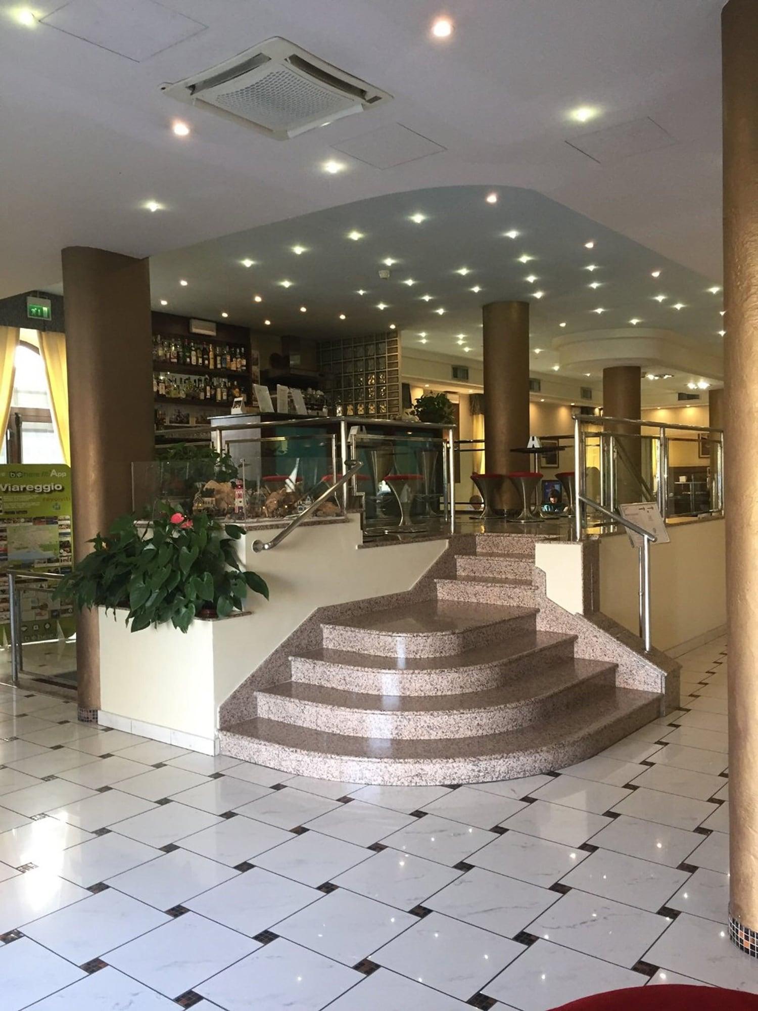 Bar/Salón Hotel Eden