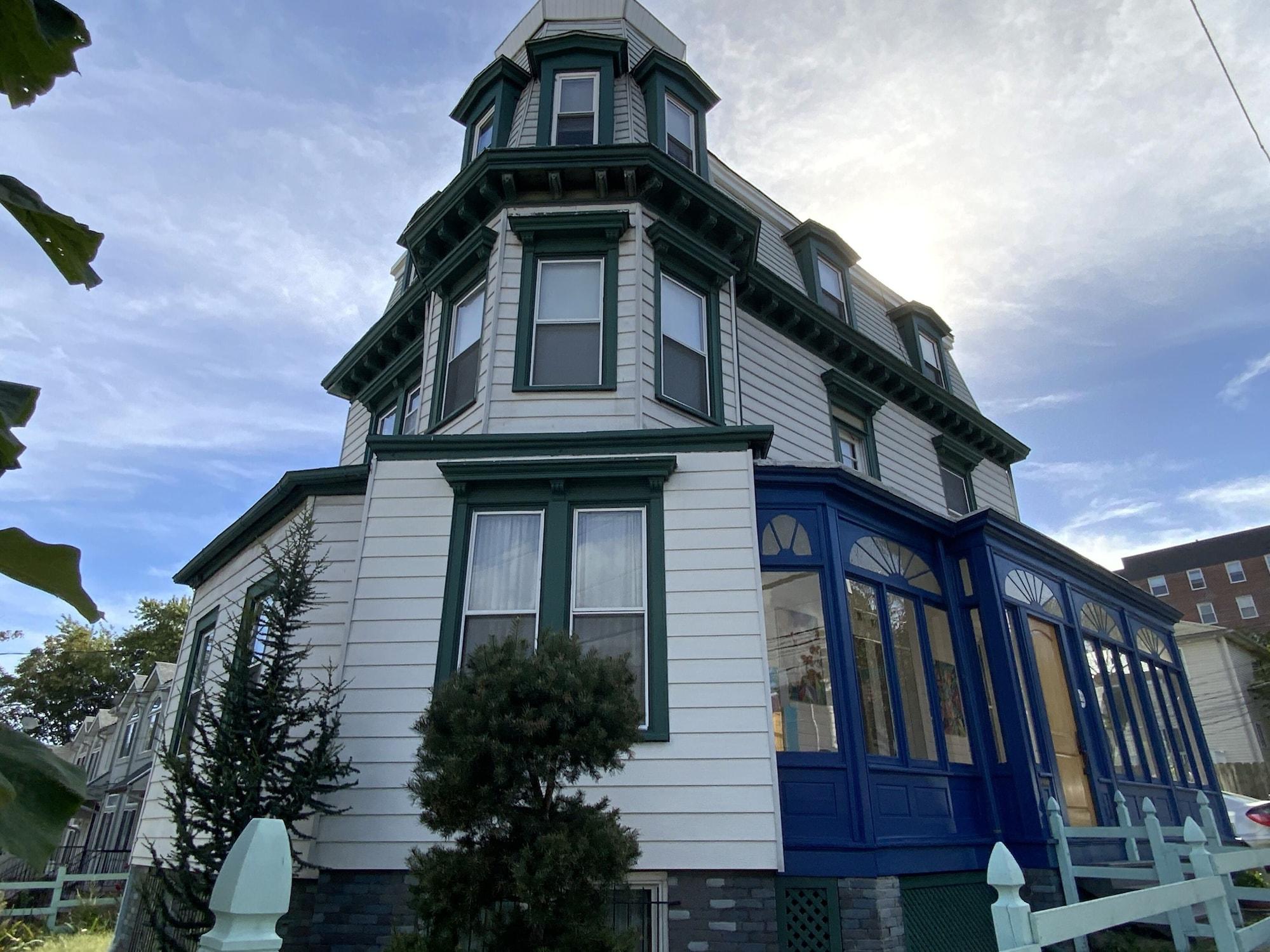 Varios Fort Place Bed & Breakfast