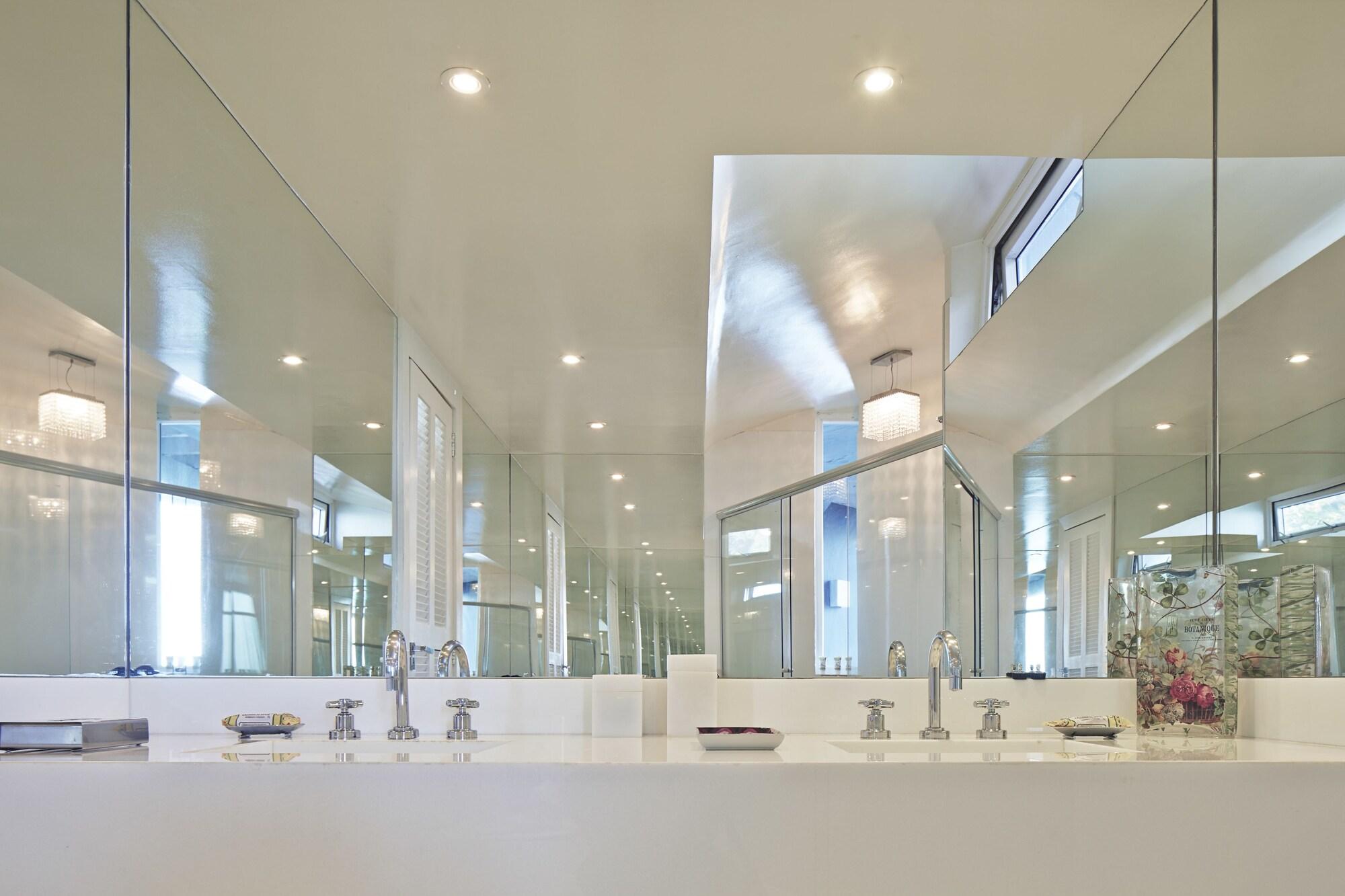 Equipamiento de Habitación La Suite by Dussol