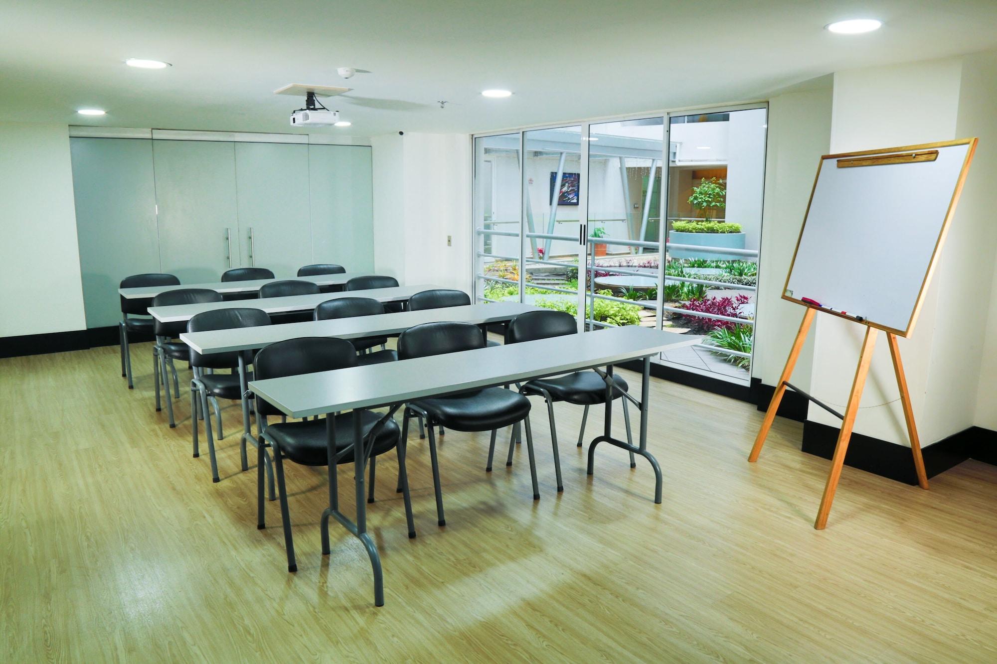 Sala de Reuniones Aparta Suite Continental Bogotá