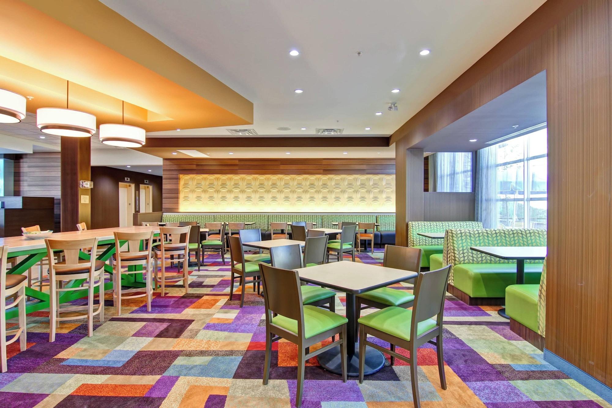 Restaurant Fairfield Inn and Suites by Marriott Kamloops